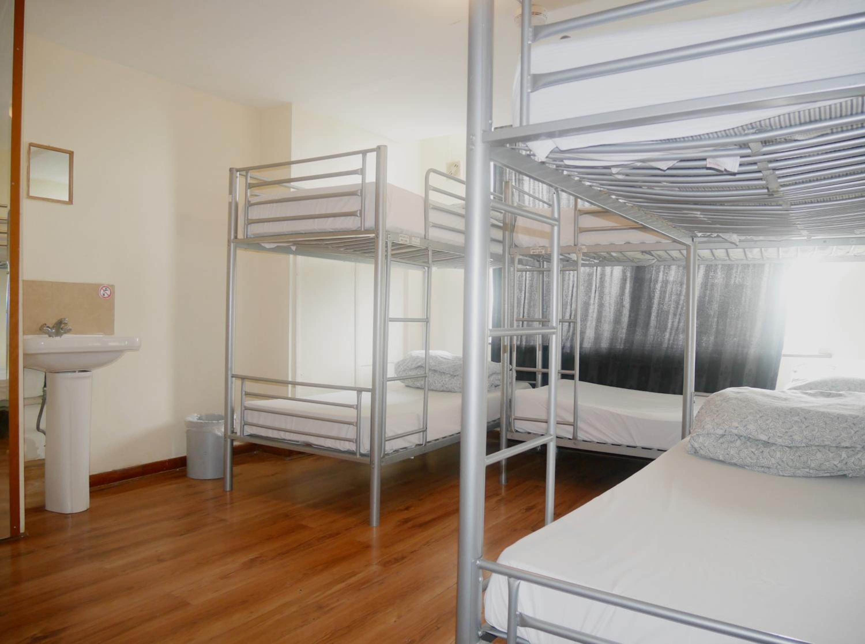 Bed in 8-Bed Mixed Dormitory Room photo 3