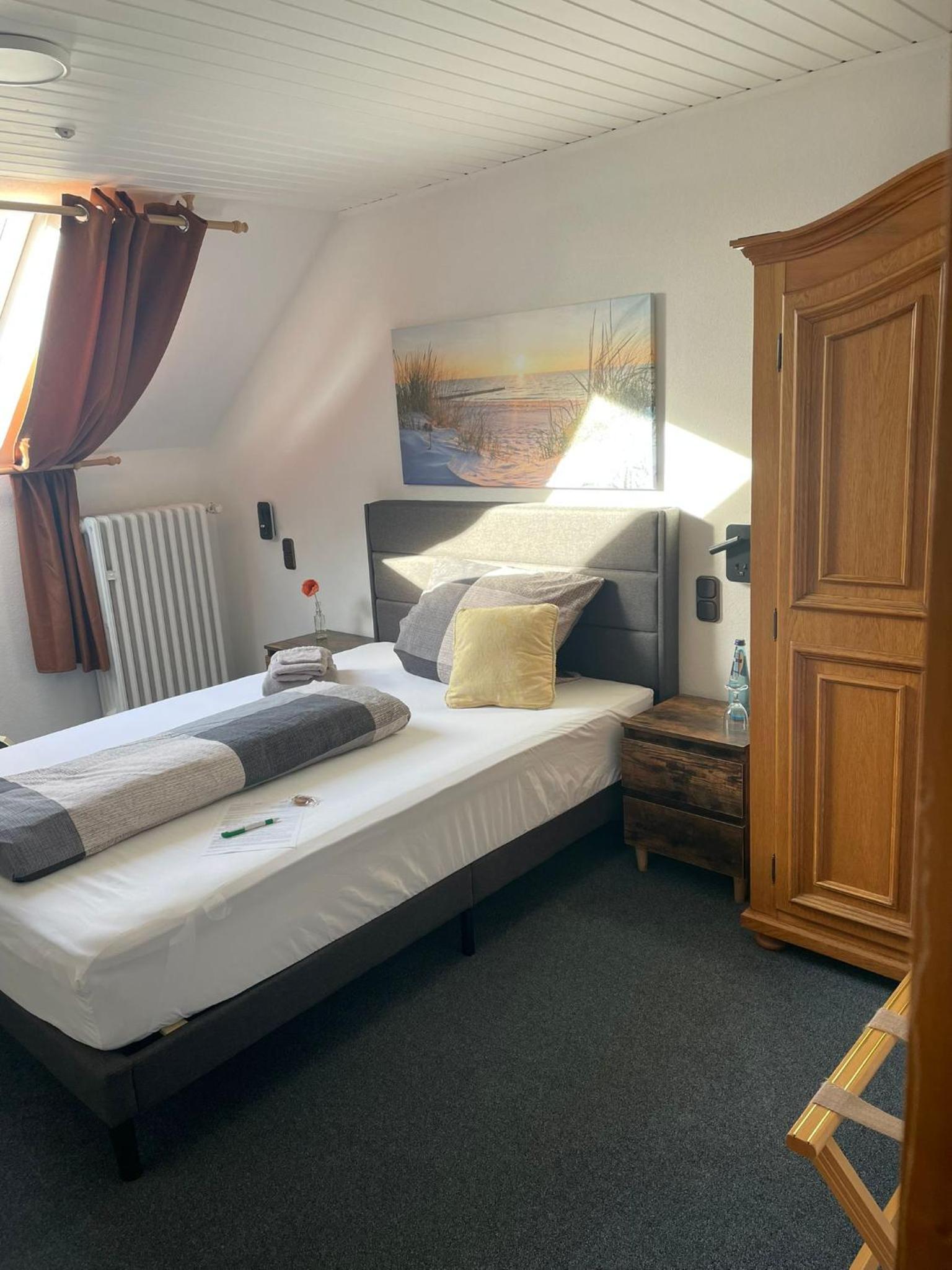 Single Room with Private External Bathroom photo 1