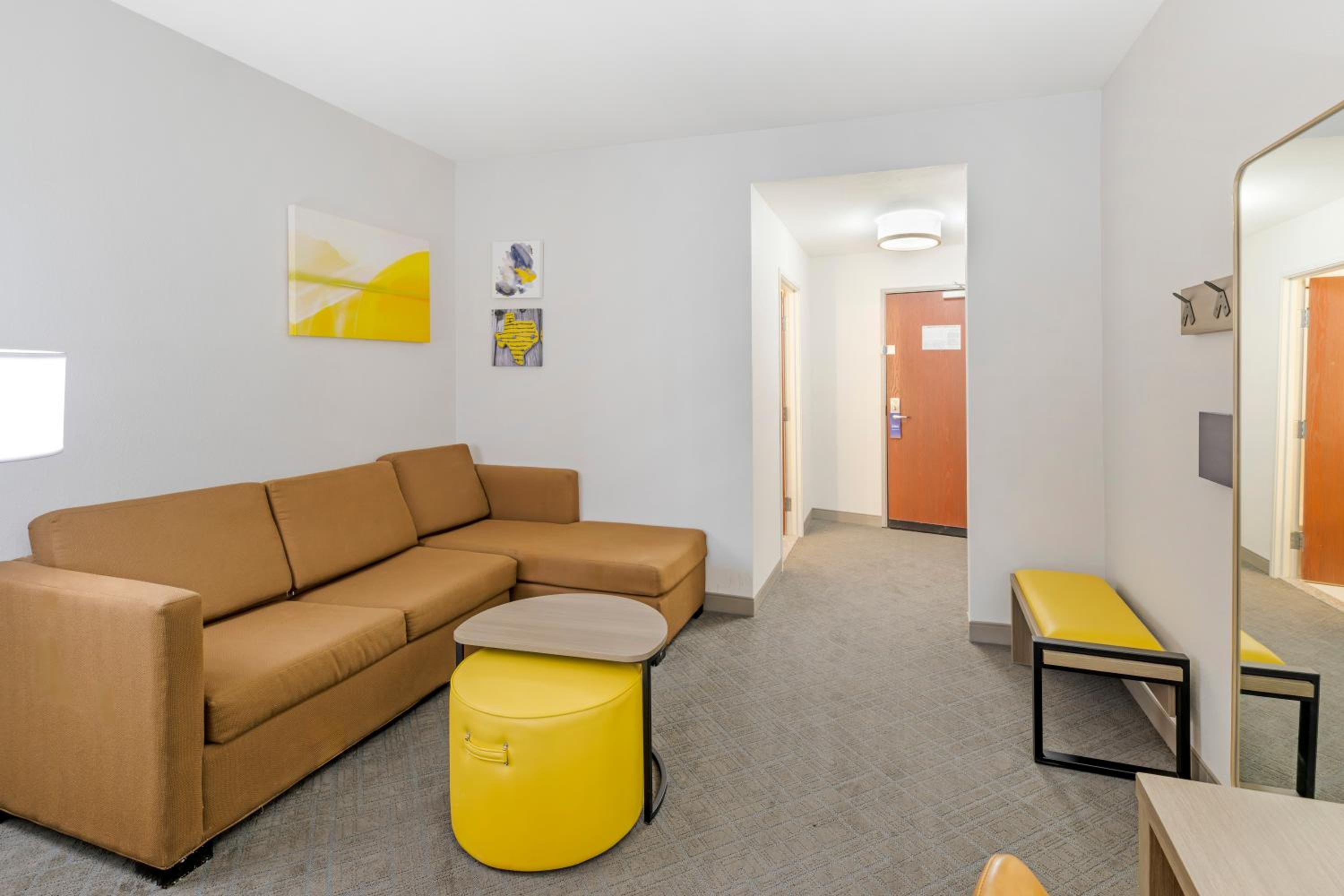 King Suite - Non-Smoking - Photo 1