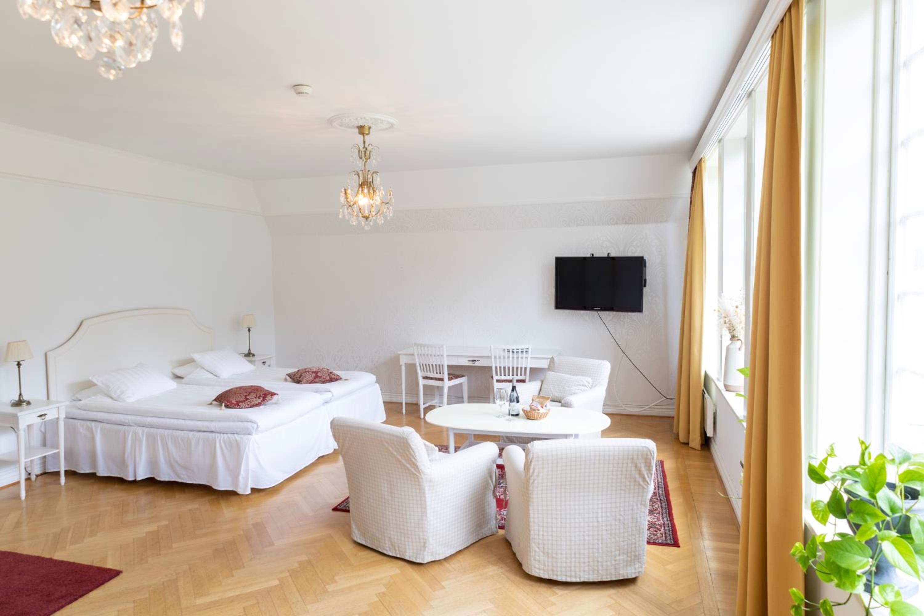 Suite with Garden View photo 1