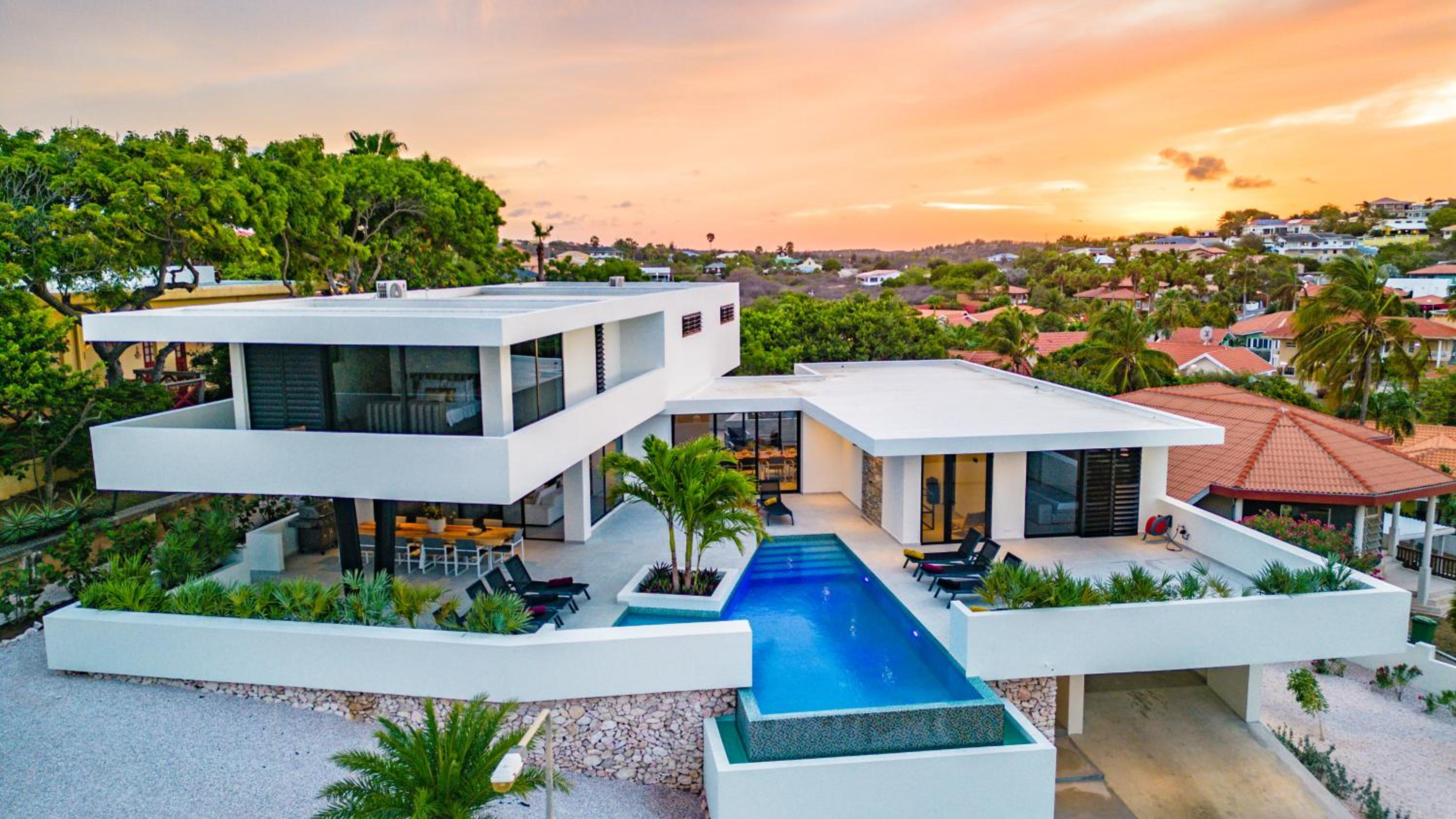 Villa photo 1