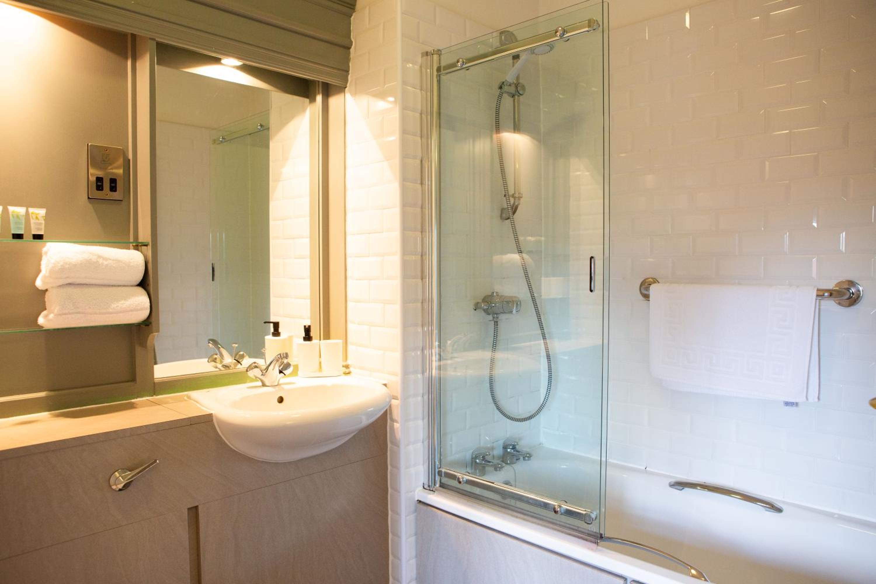 Double Room with Private Bathroom photo 2