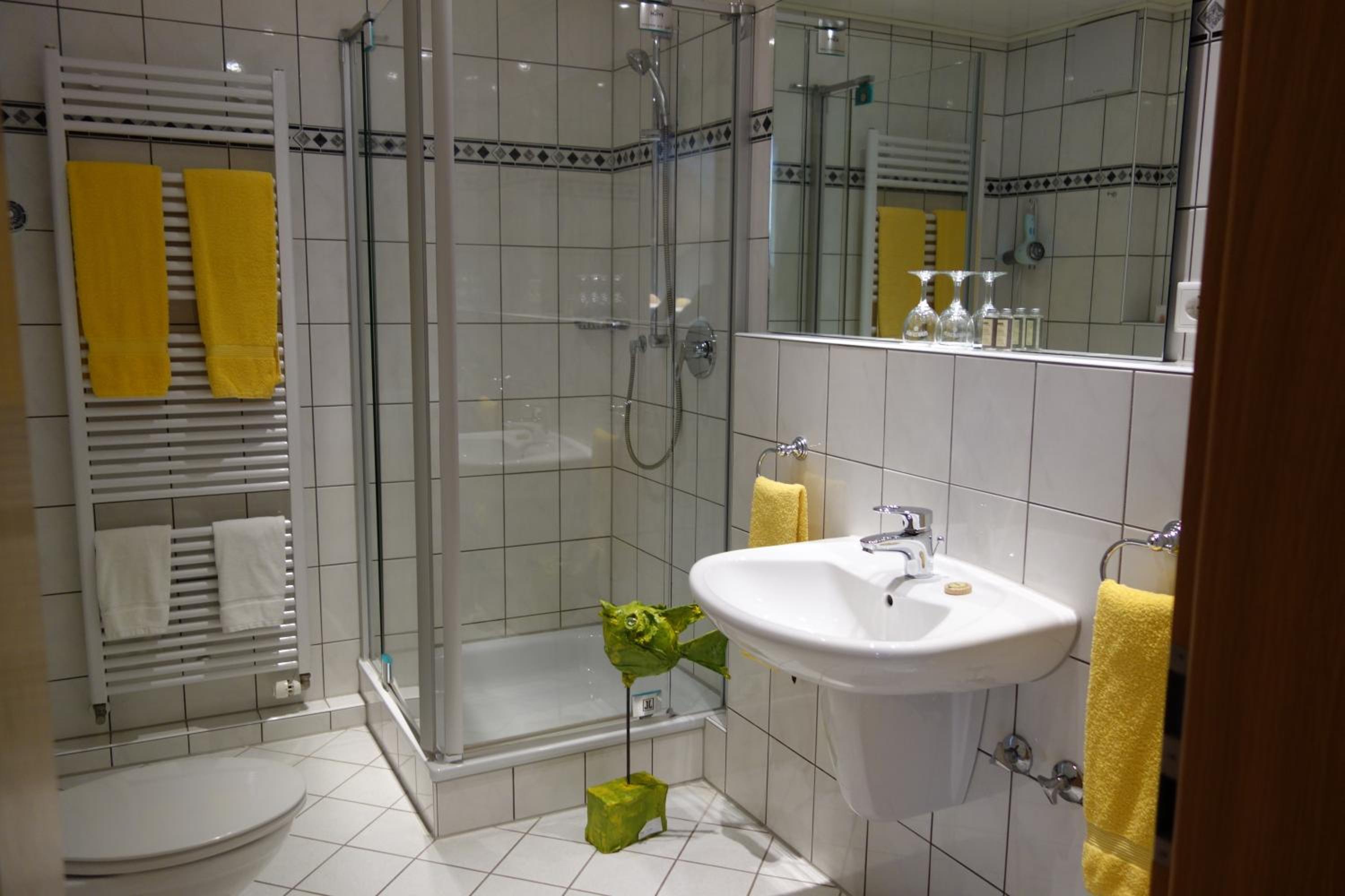  Double Room with Street View - Photo 4