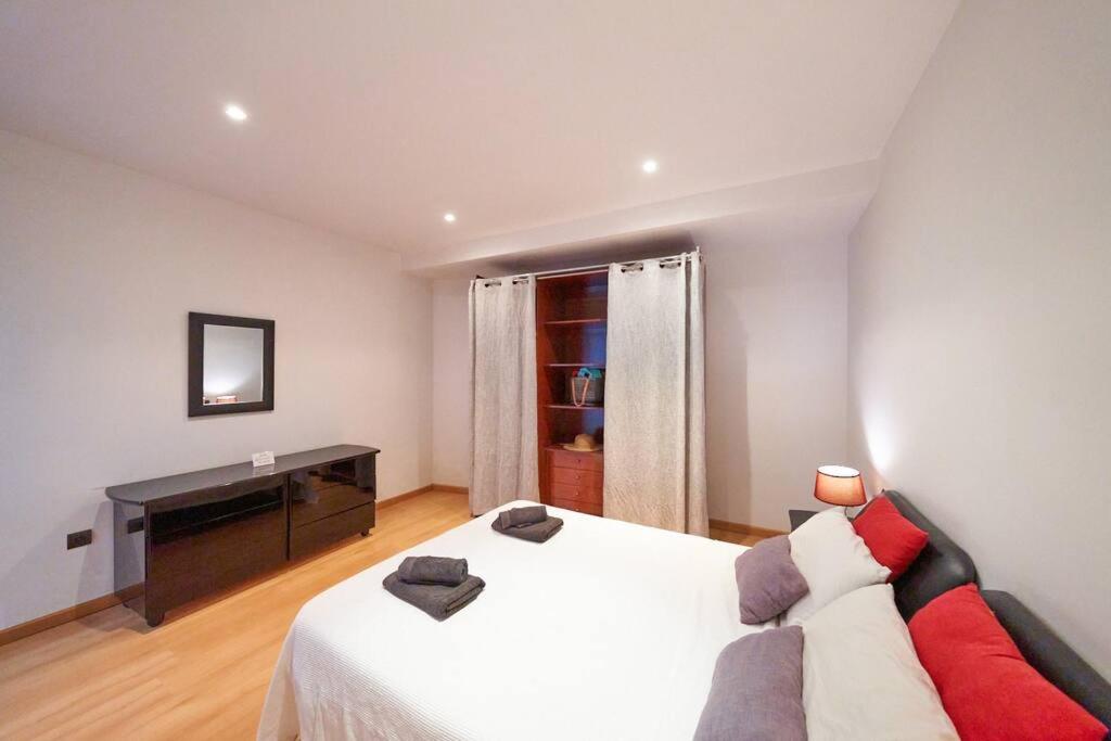 Three-Bedroom House photo 2
