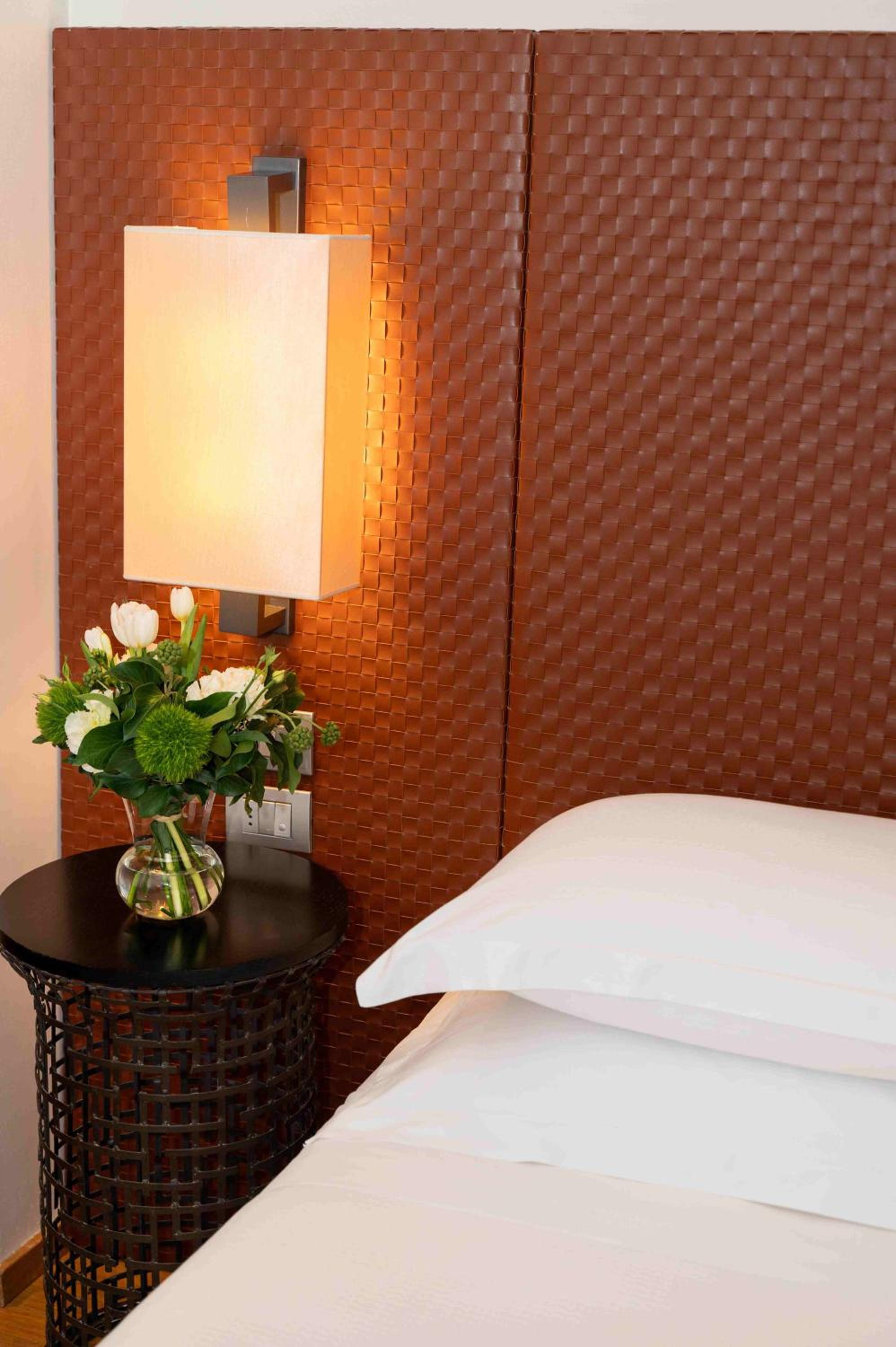 Deluxe Double or Twin Room thumbnail 6