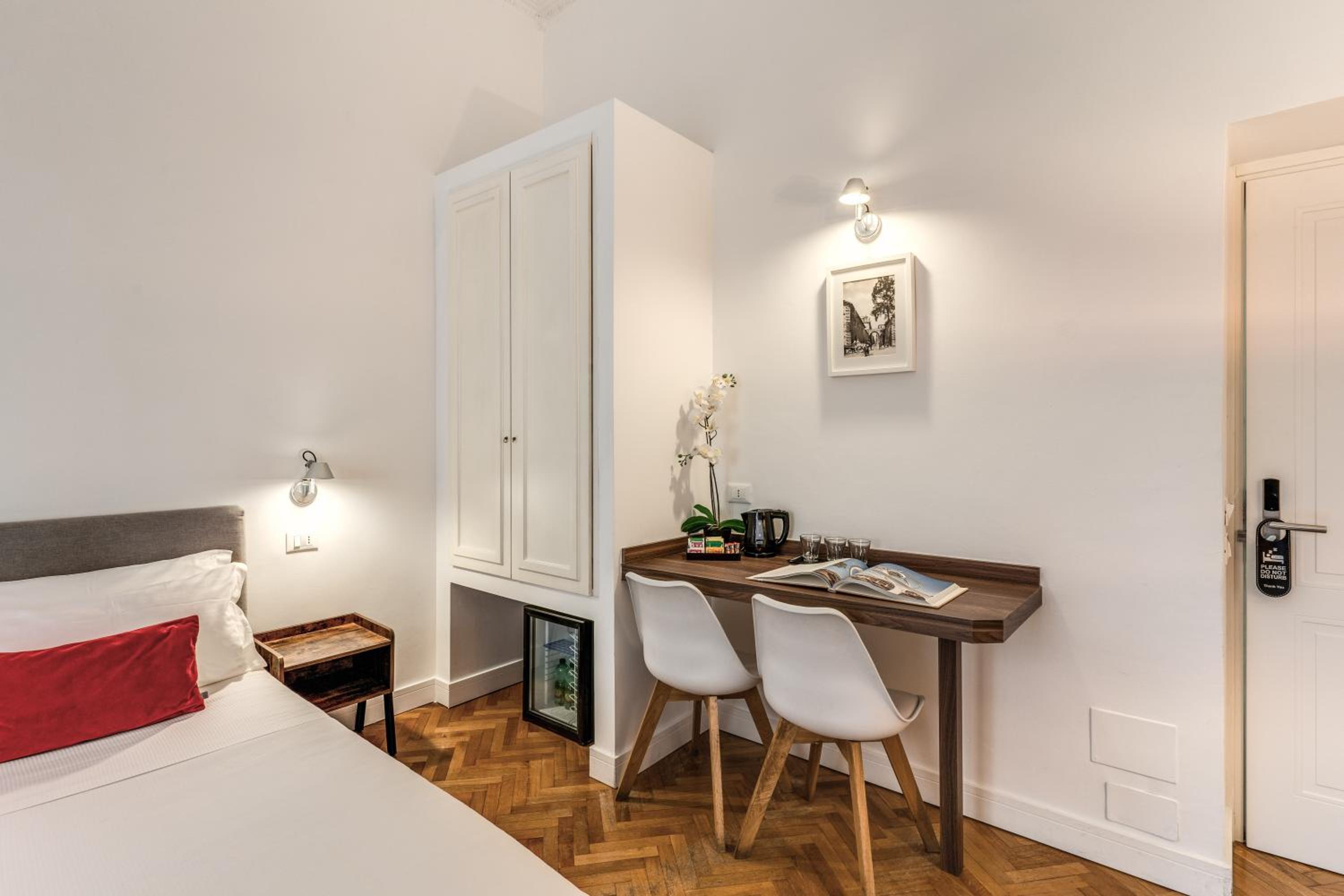 Deluxe Triple Room with City View photo 3
