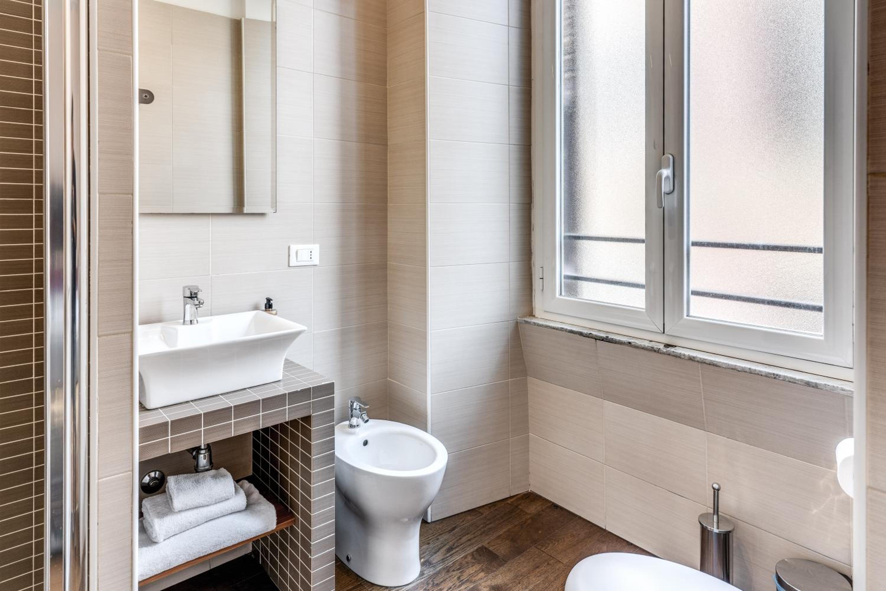 Deluxe Triple Room with City View photo 2