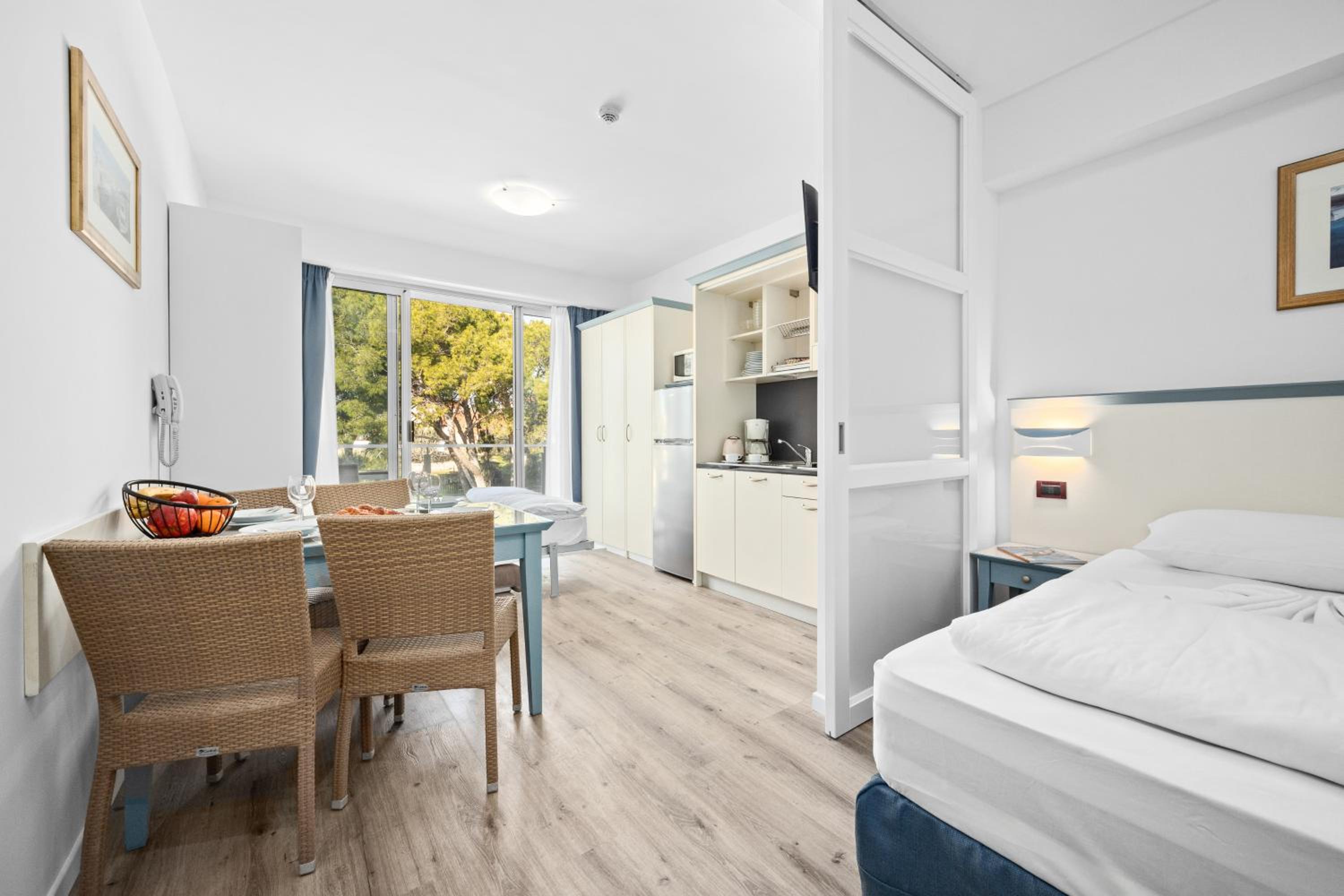 Family Apartment with Balcony (2 adults + 2 children)