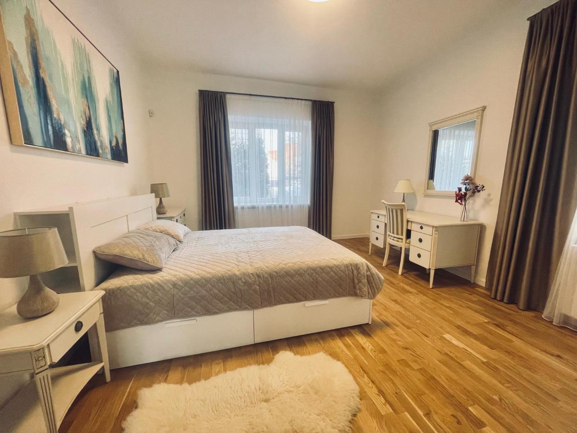 One-Bedroom Apartment photo 3