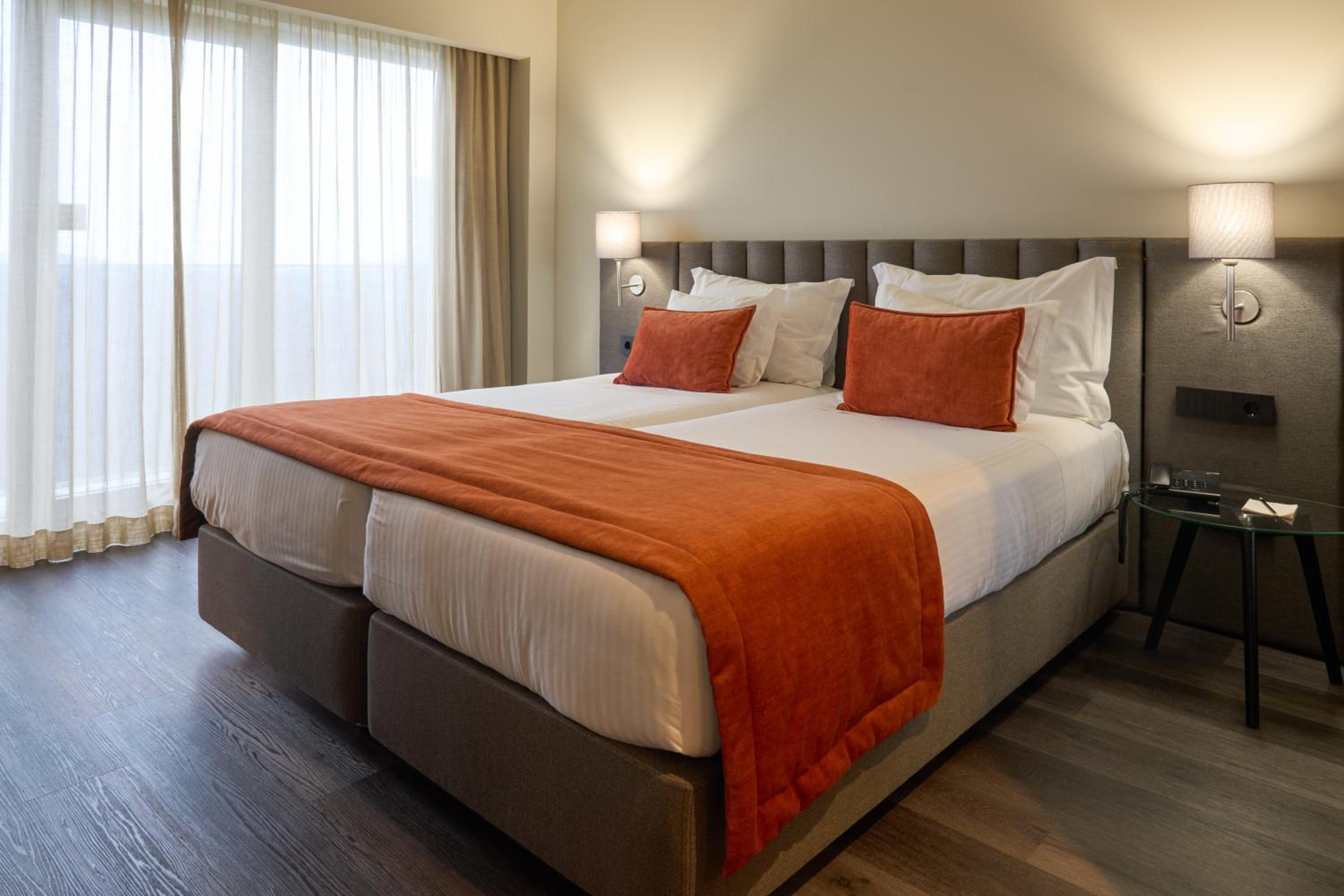 Twin Room - Photo 1