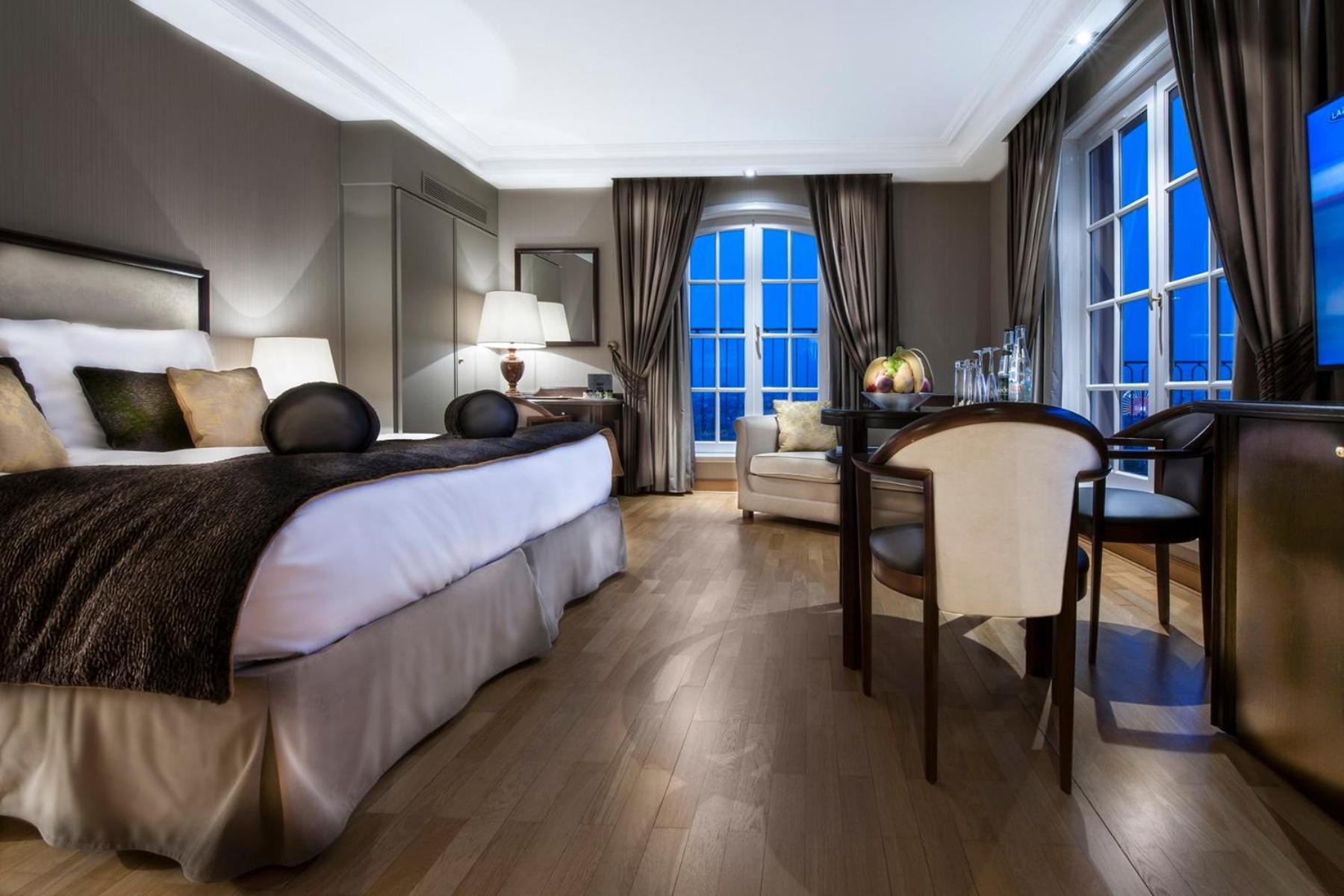 Junior Suite (2 Adults)