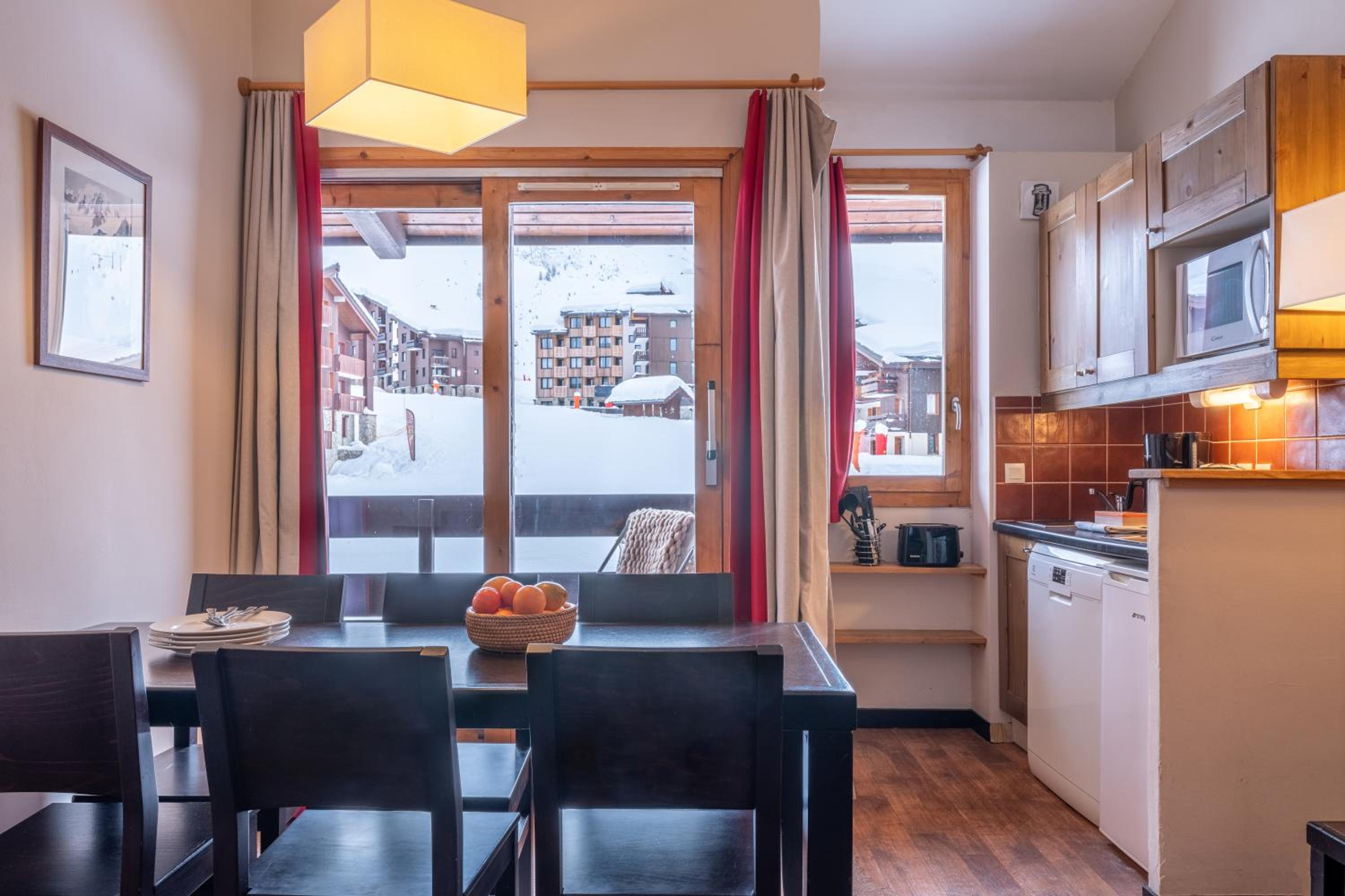 Two-Bedroom Apartment with Mountain View (6 people) photo 2