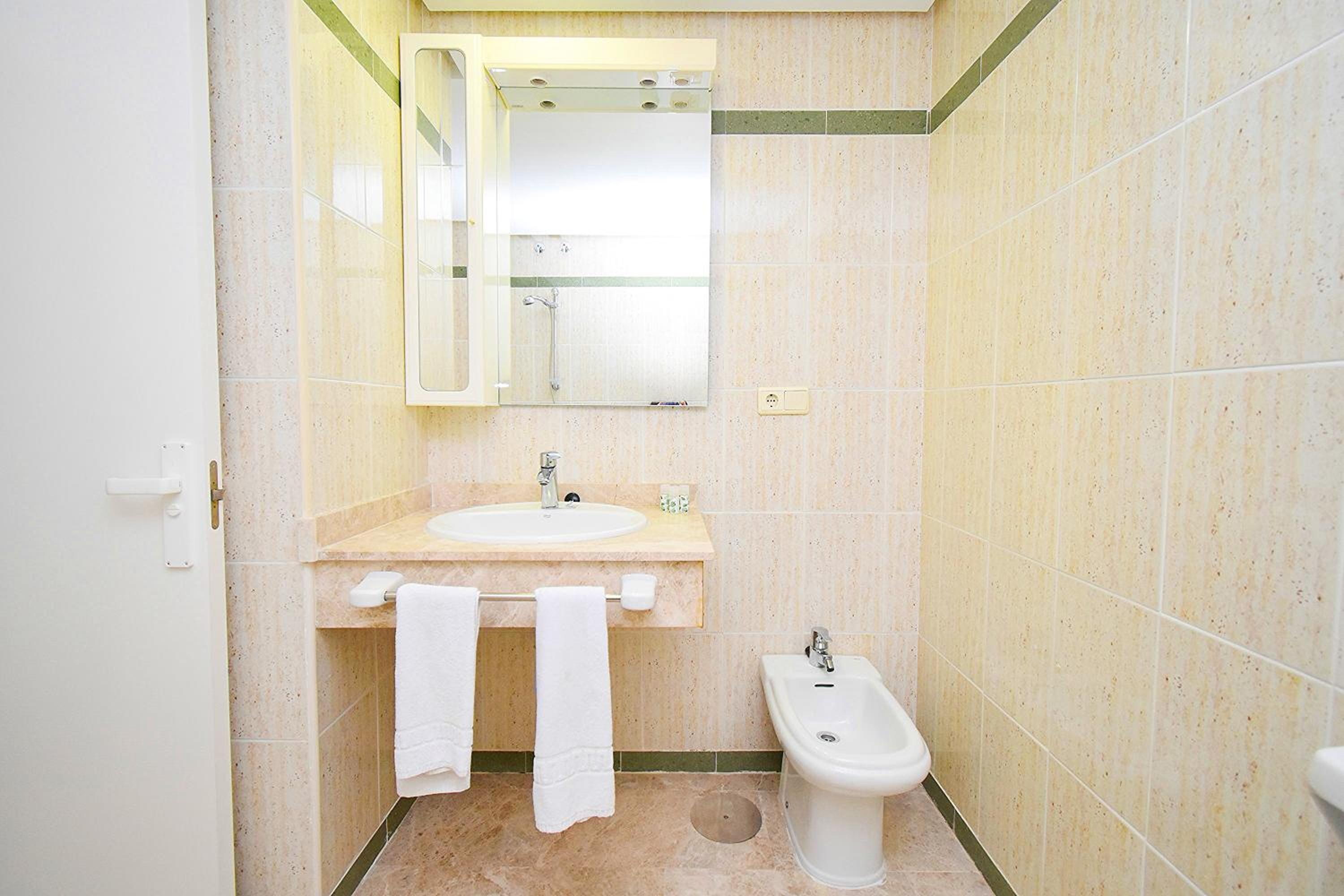 Three-Bedroom Apartment photo 2