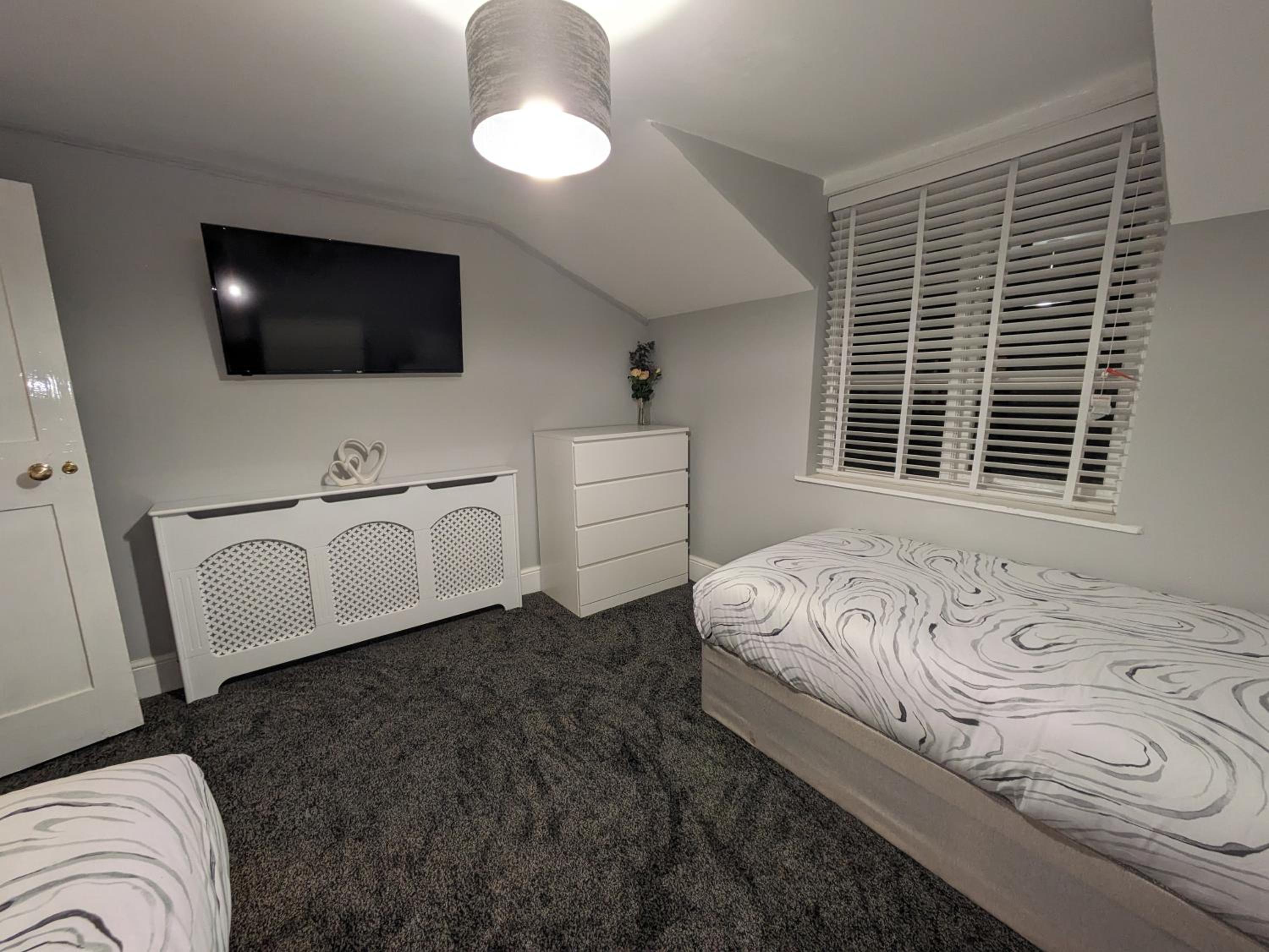 Twin Room with Shared Bathroom photo 1