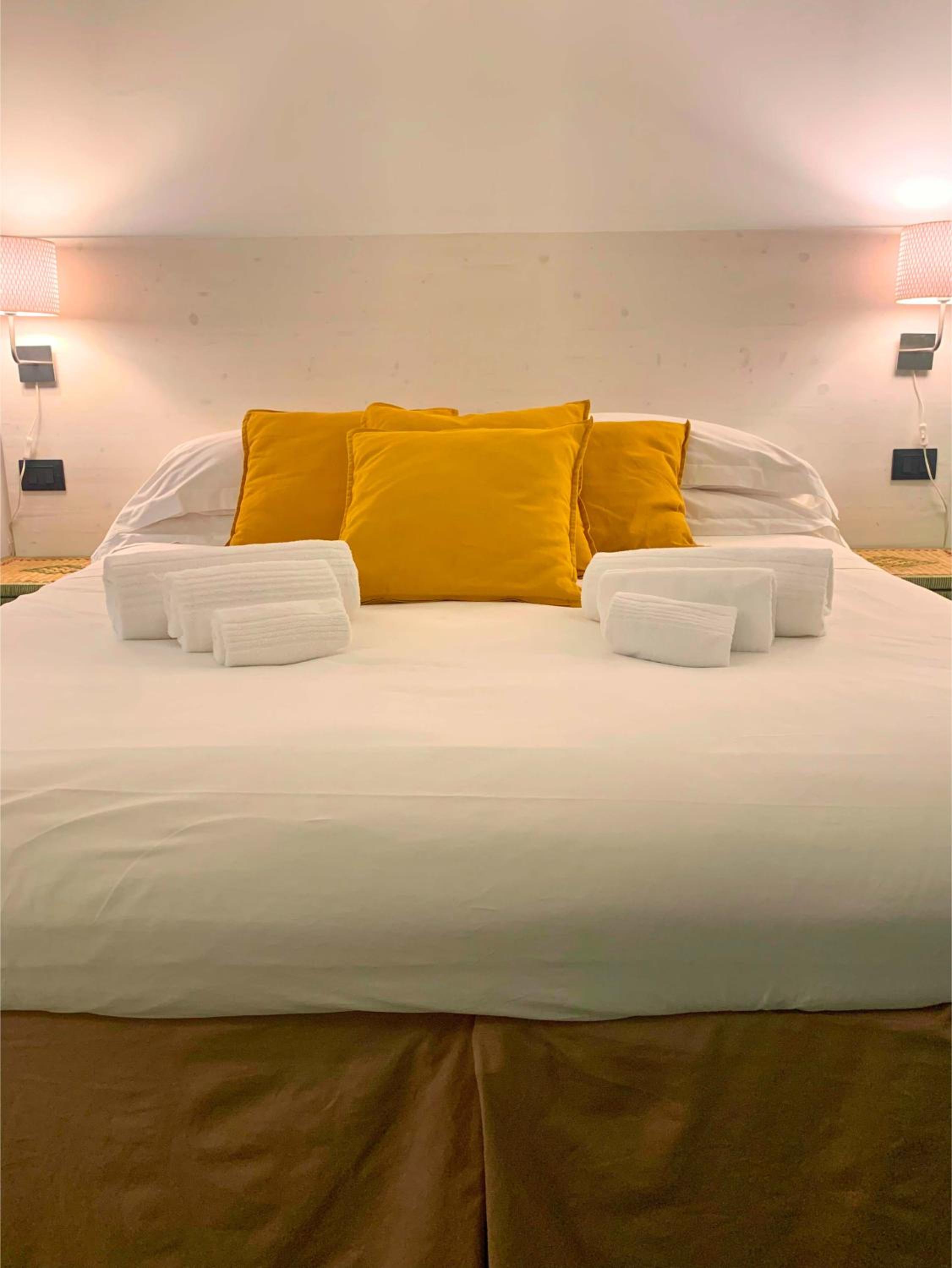 Double or Twin Room with Extra Bed photo 3