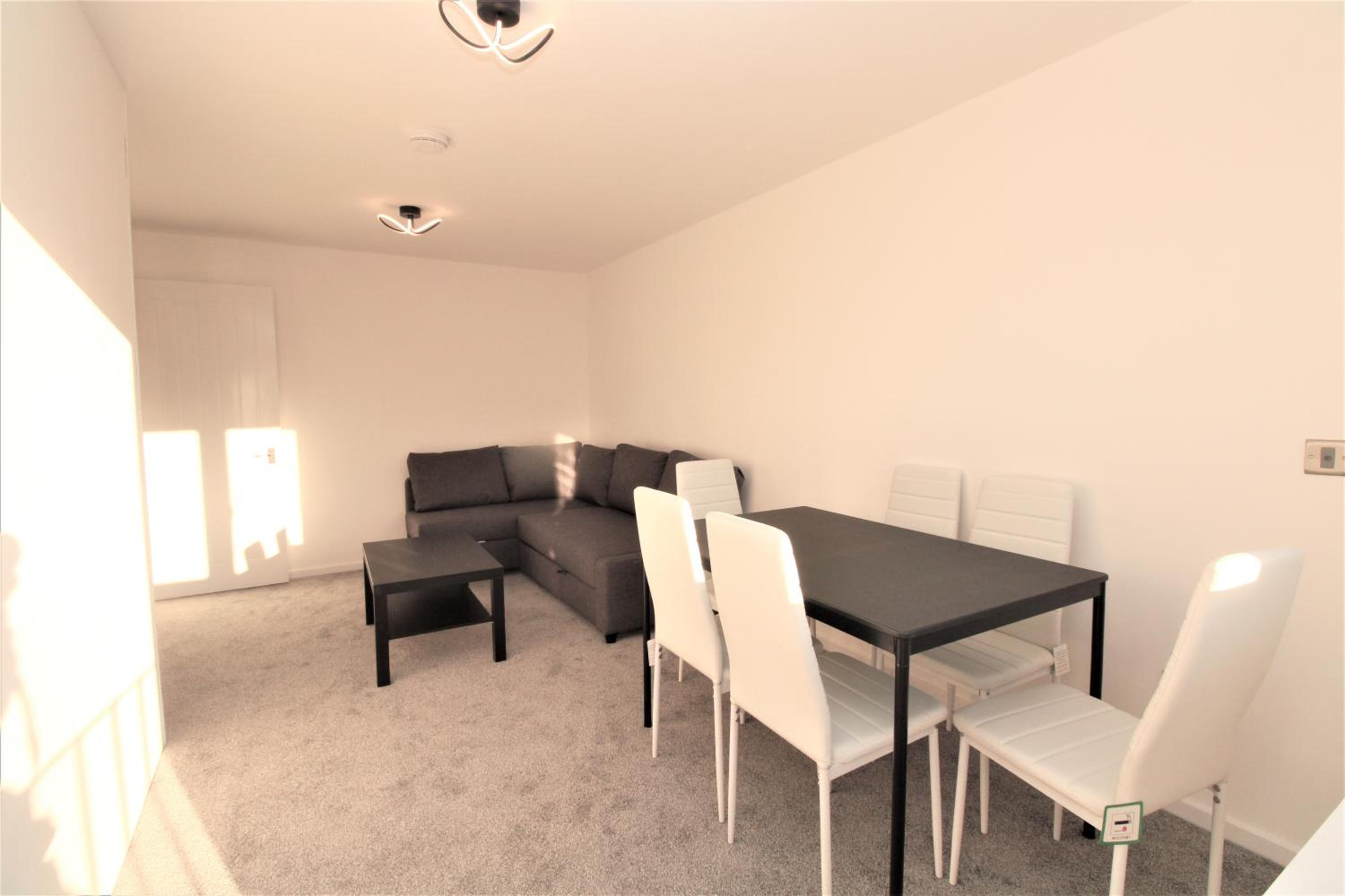 One-Bedroom Apartment photo 2