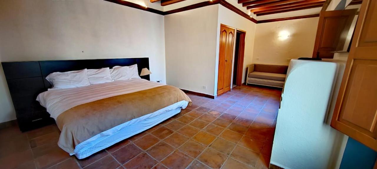 Deluxe Suite - Photo 29