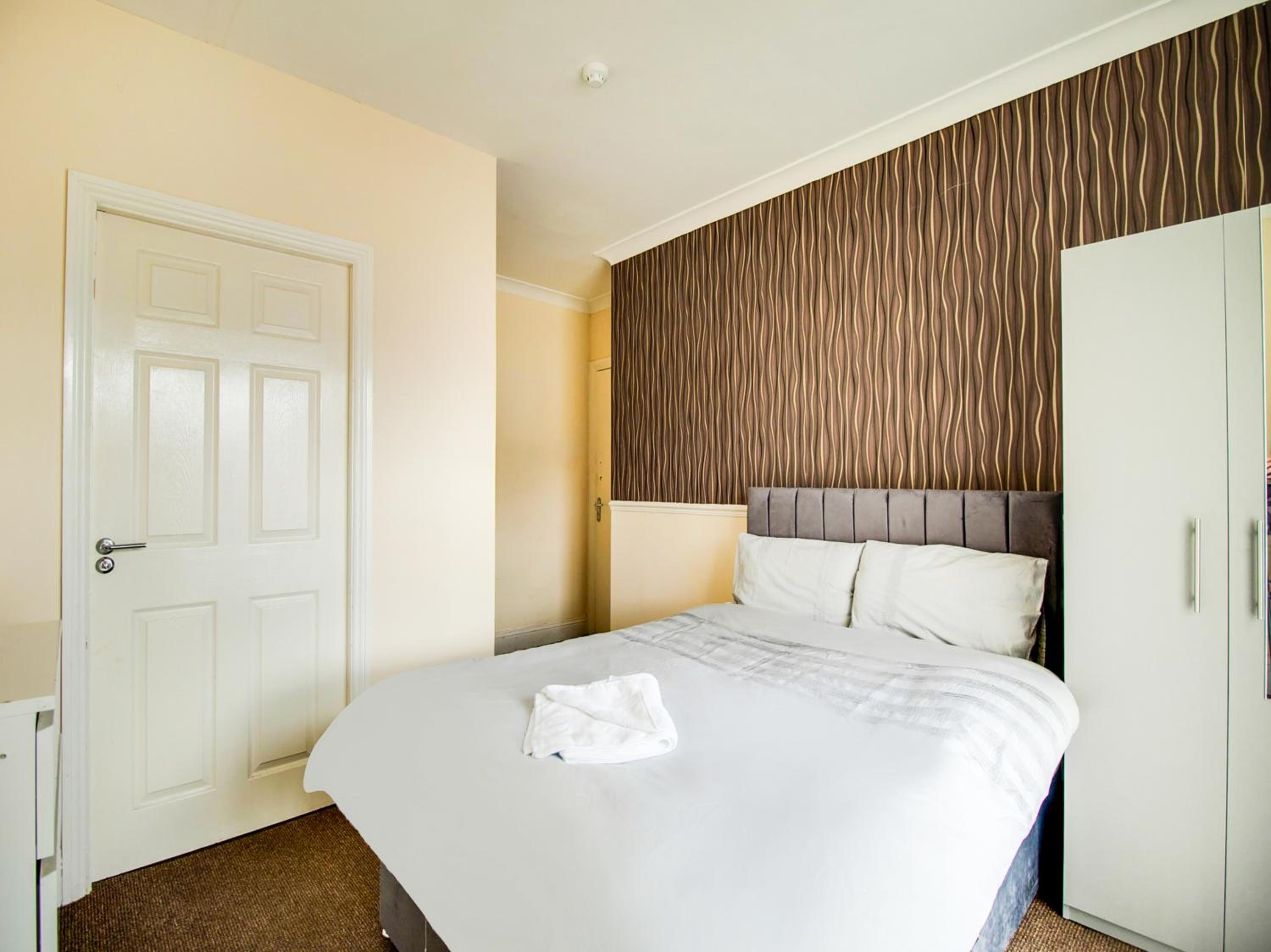 Standard Quad Room - Shared photo 2