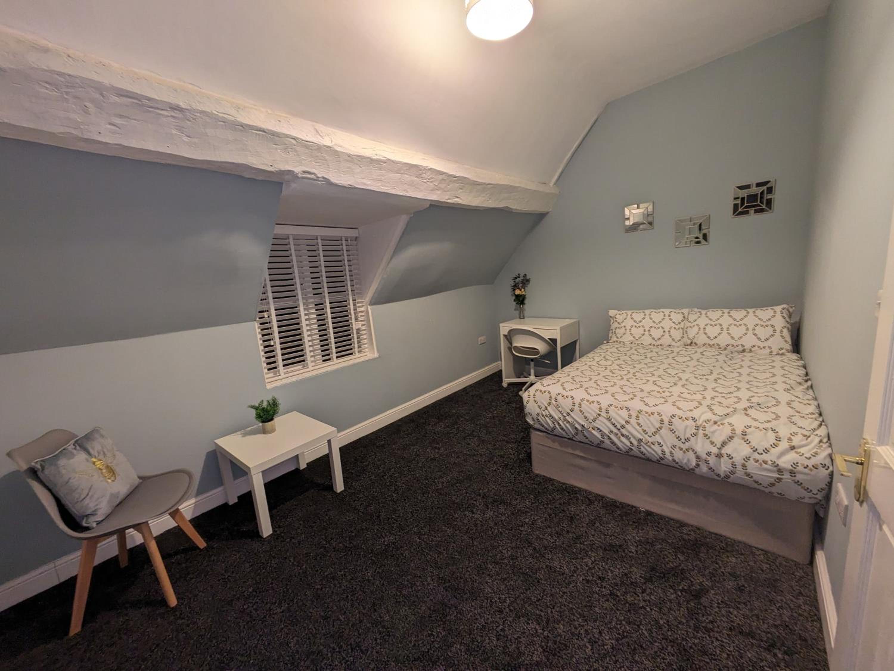 Double Room with Shared Bathroom photo 3