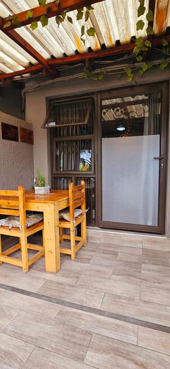 Deluxe Double Room with Shower - Photo 17