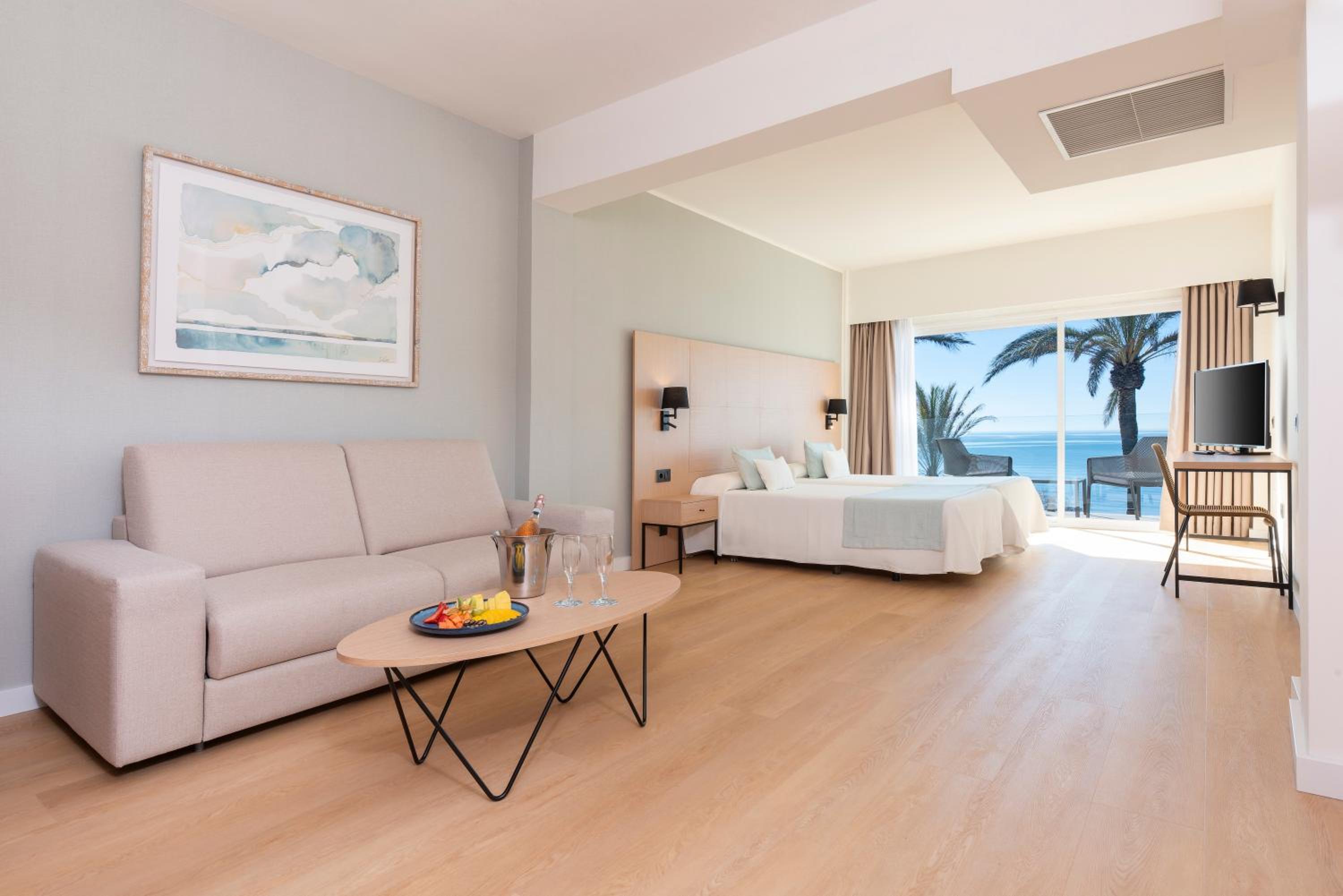 Suite Junior con vista al mar.