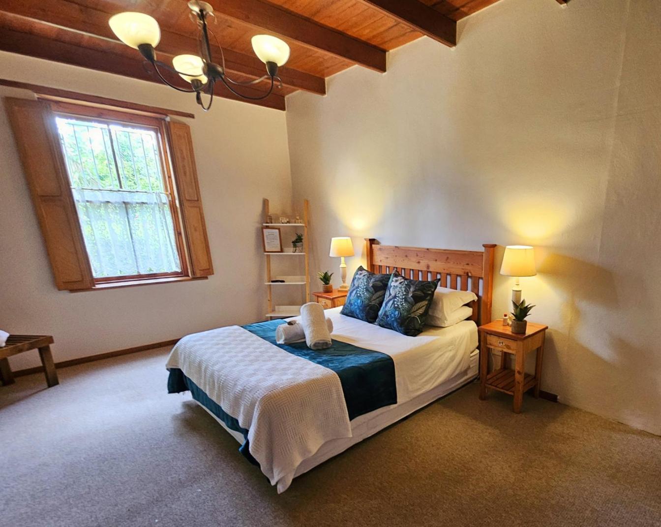 Queen Room - Photo 6