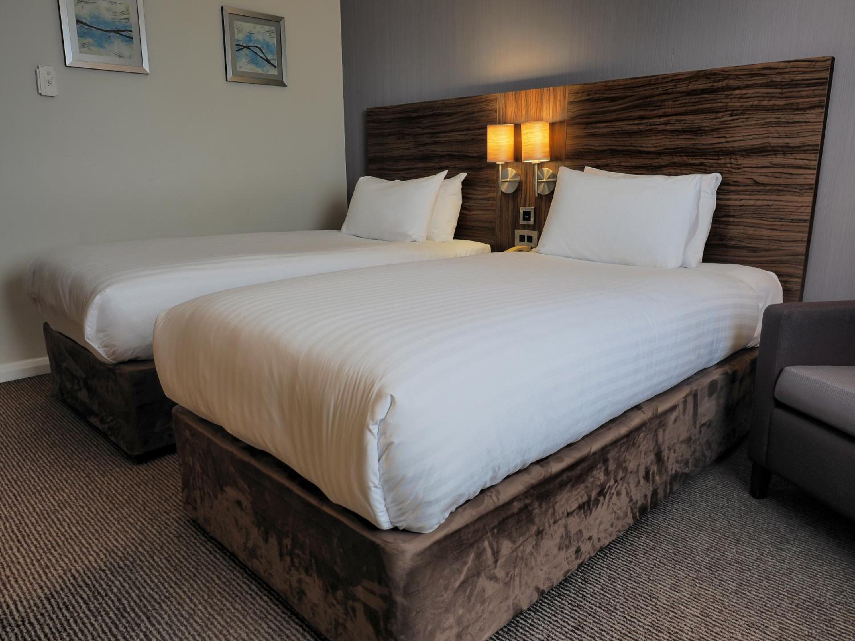 Standard Twin Room - Photo 5