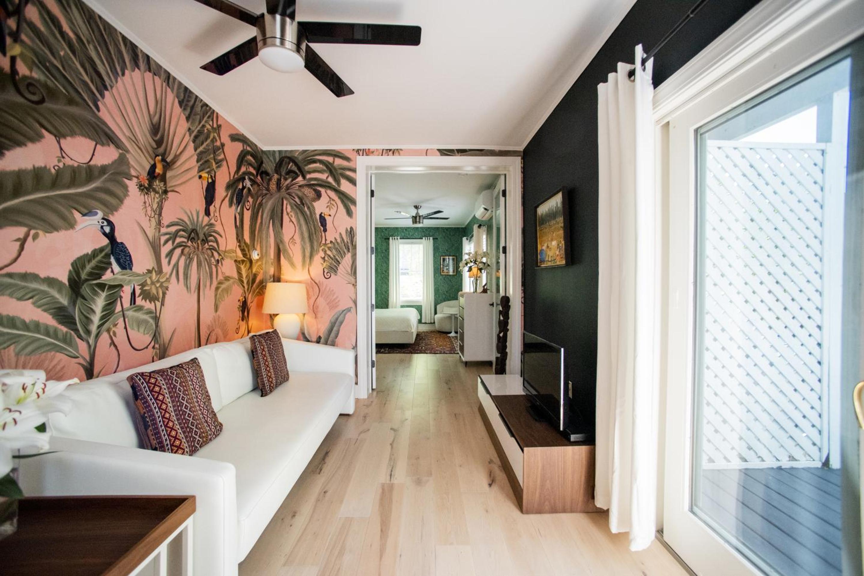 King Suite with Balcony photo 1