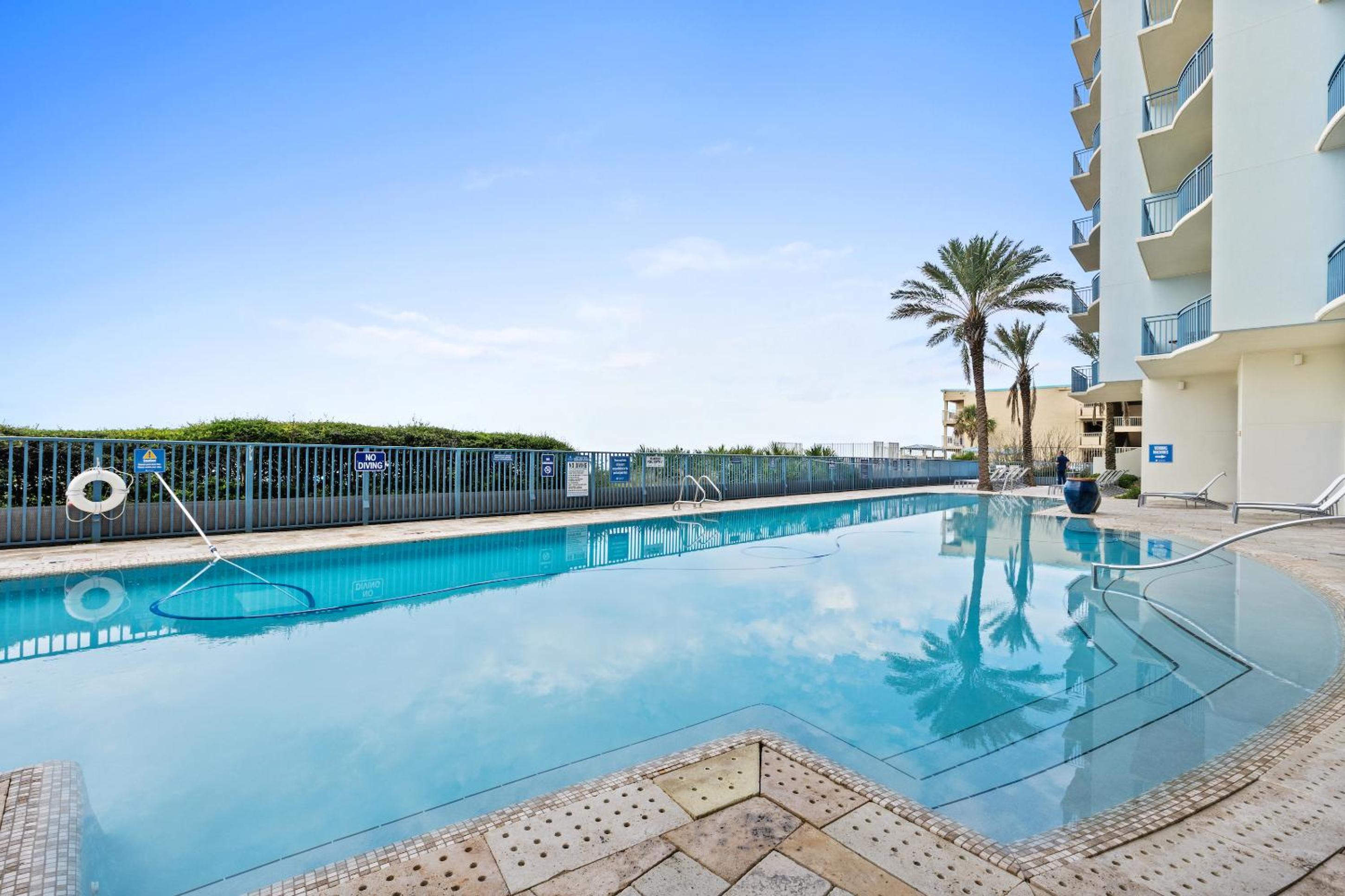 Three-Bedroom Apartment with Ocean View photo 3