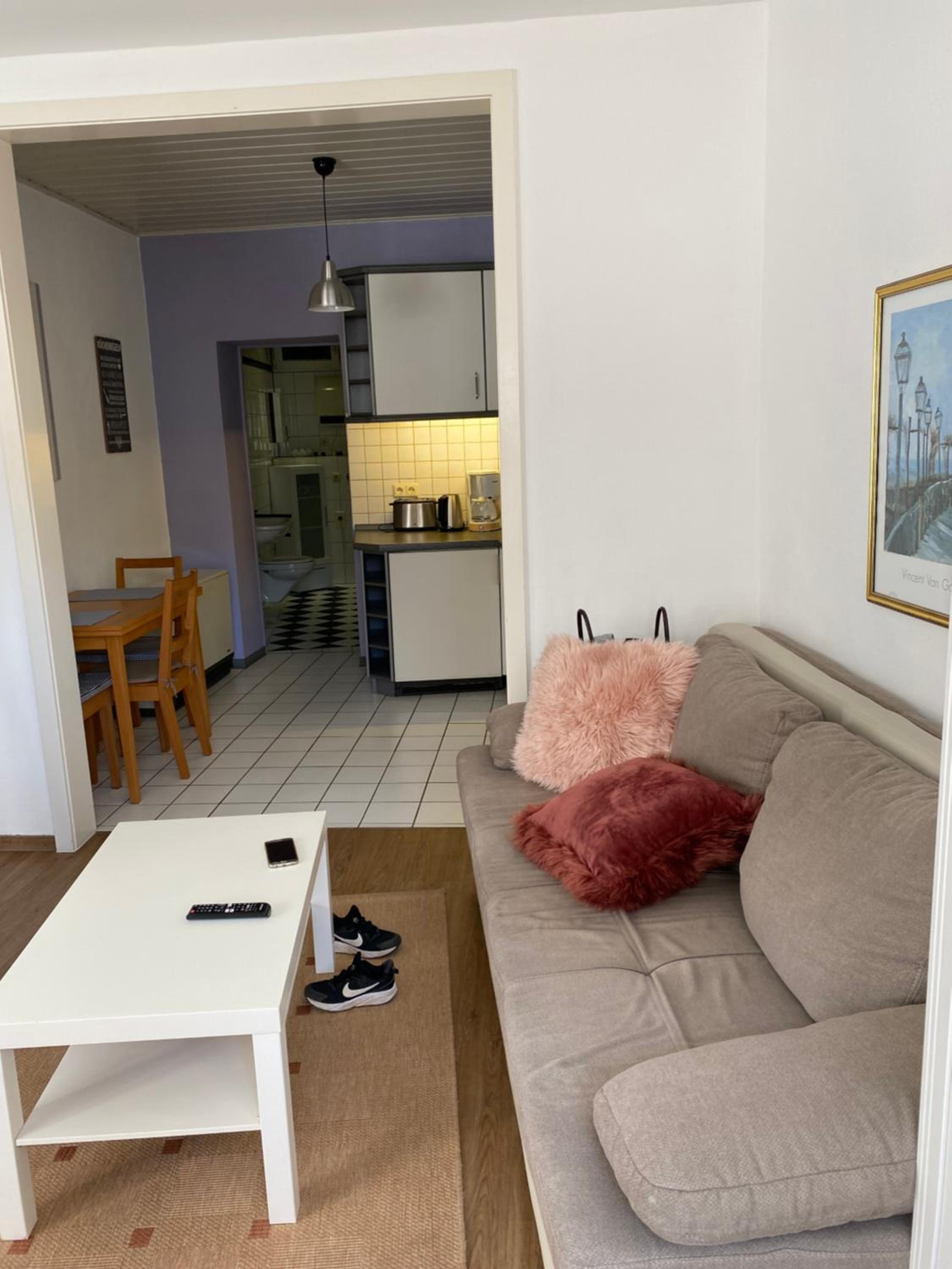 One-Bedroom Apartment photo 1