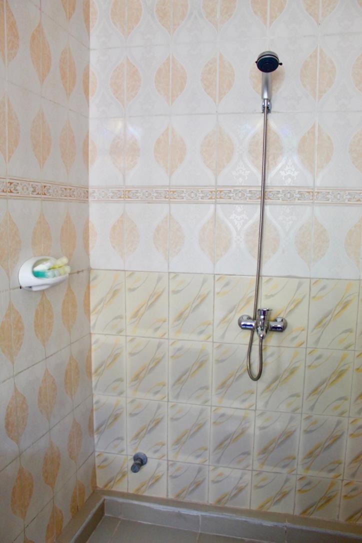 Deluxe Double Room with Bath - Photo 10
