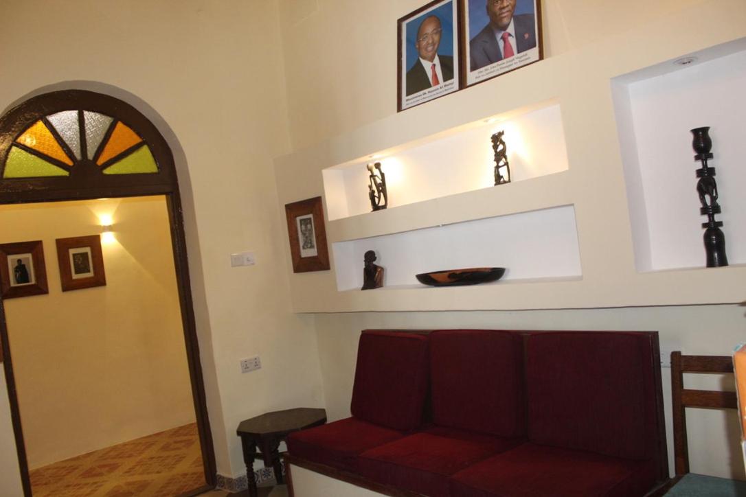 Deluxe Double Room with Bath - Photo 5