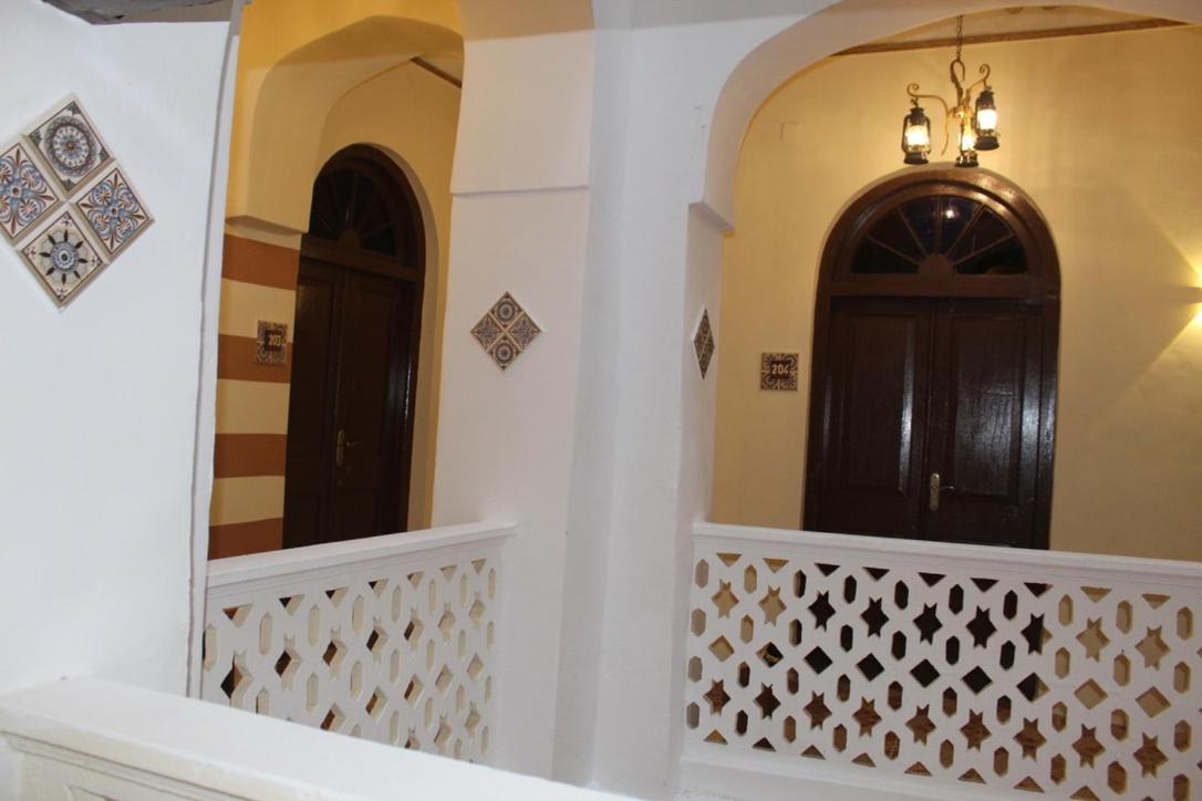 Deluxe Double Room with Bath - Photo 19
