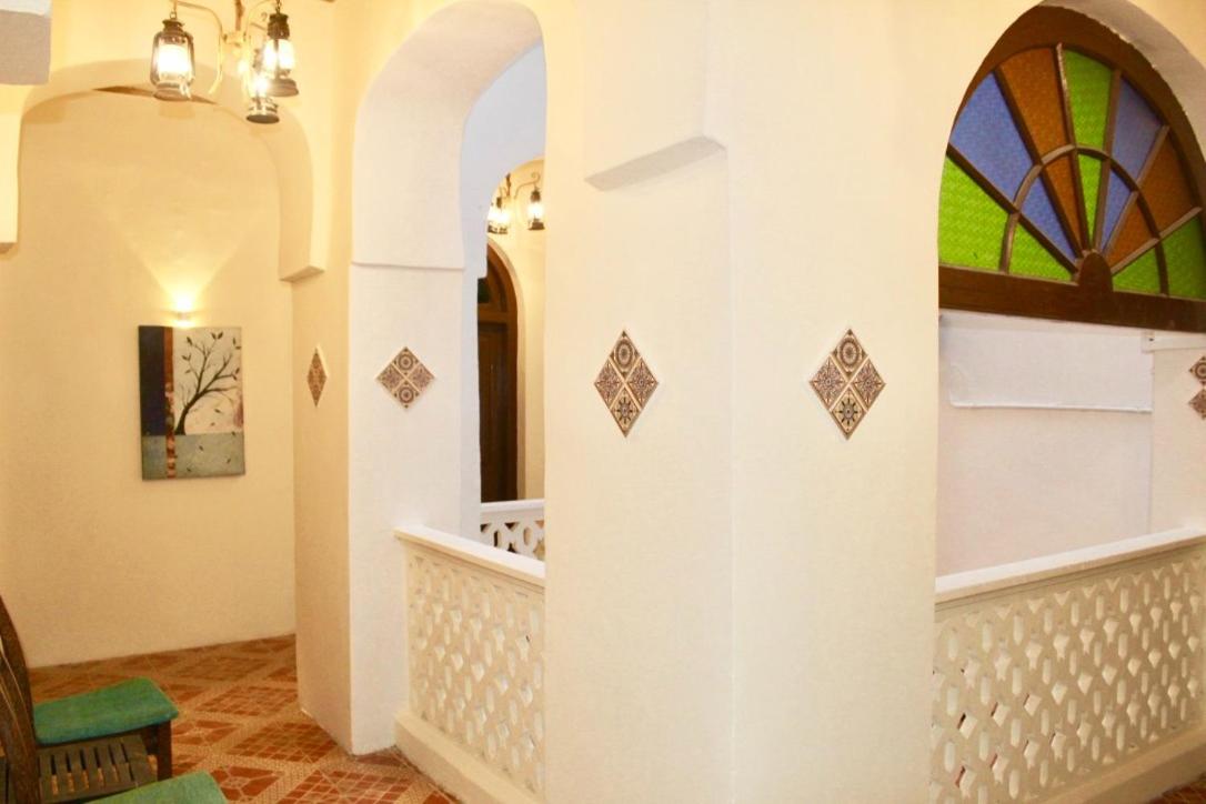 Deluxe Double Room with Bath - Photo 20