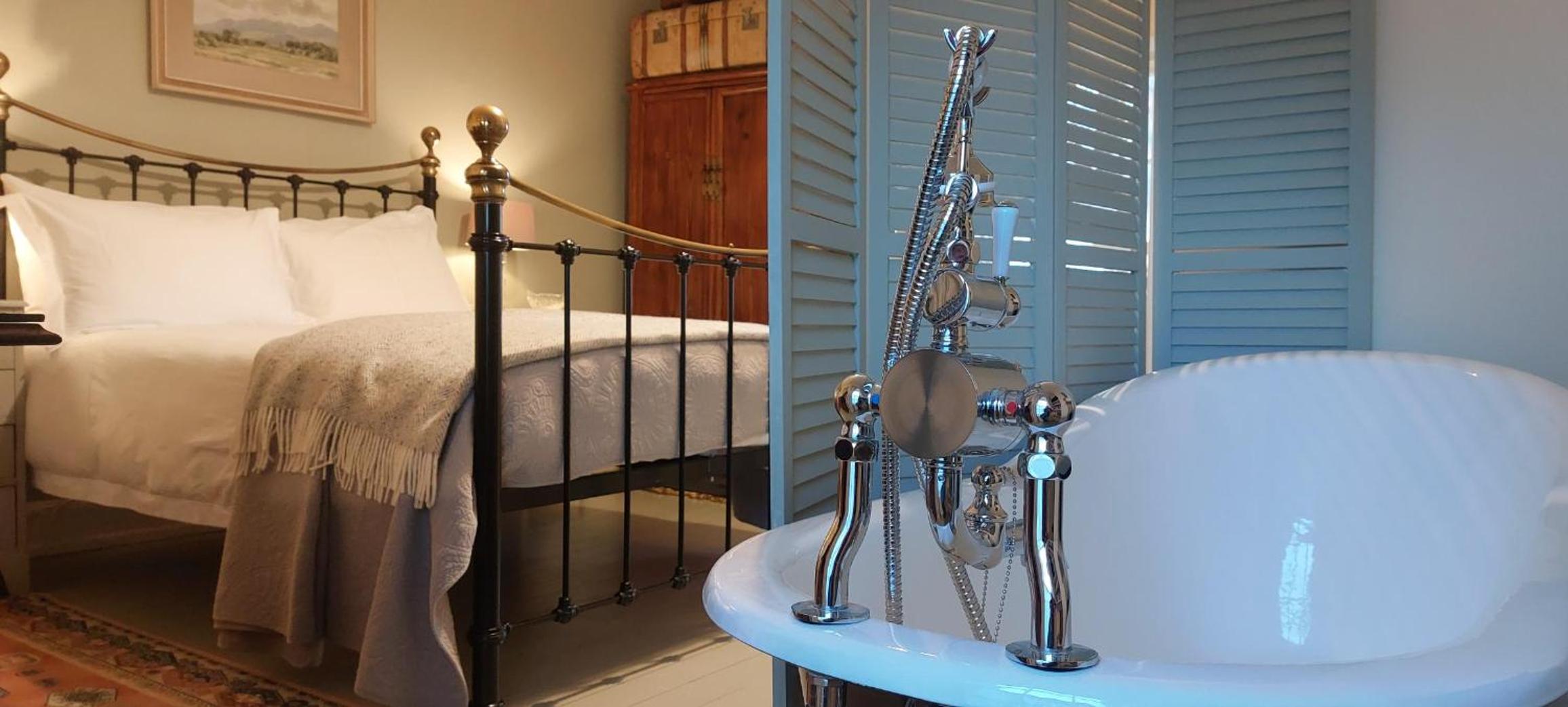 Deluxe Double Room with Bath photo 3