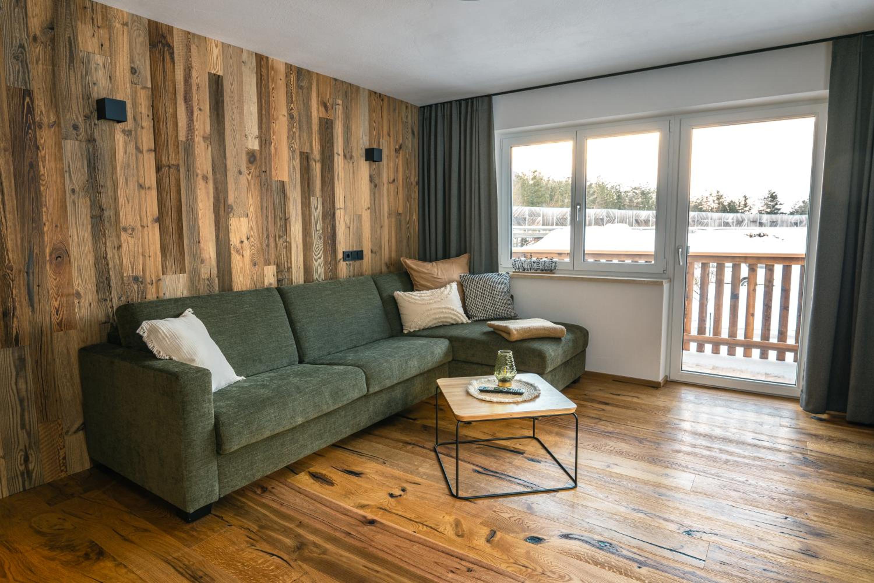 Apartment with Mountain View photo 2