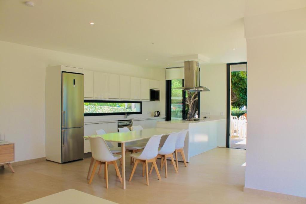 Villa photo 2