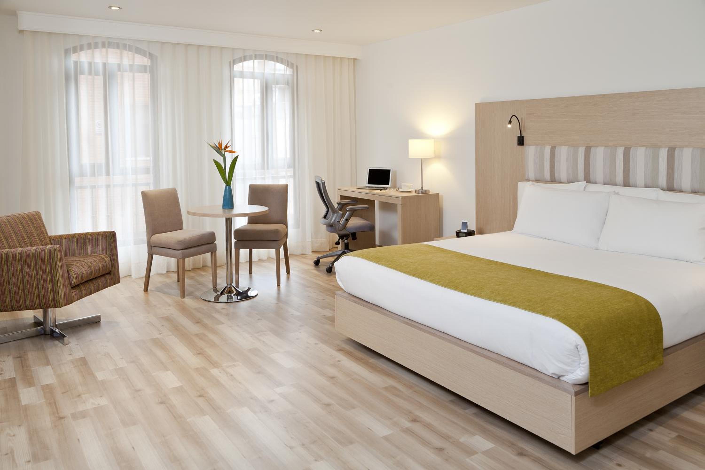 Superior King Room - Photo 1