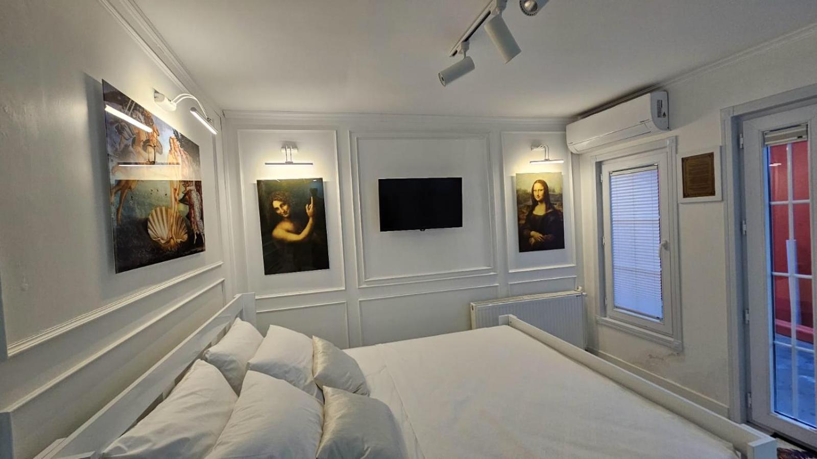 One-Bedroom Suite photo 3