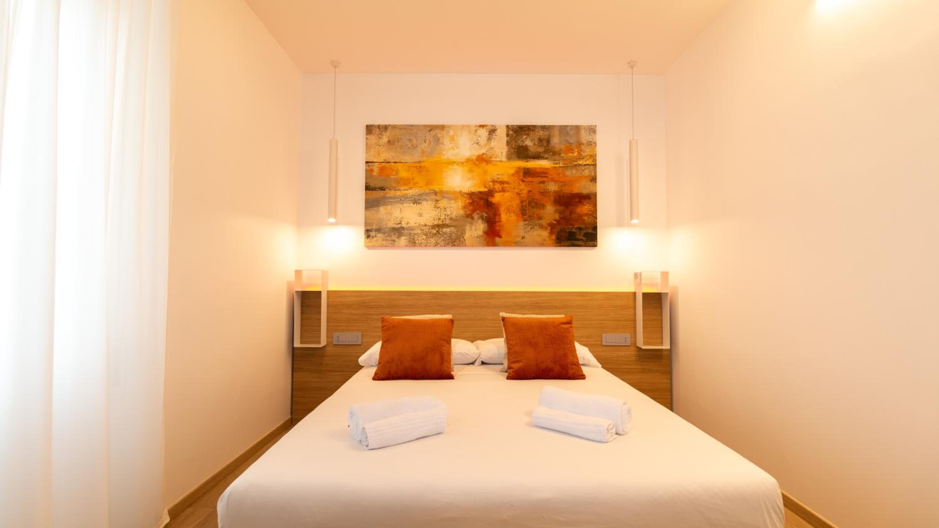 Double Room with Balcony - Photo 14