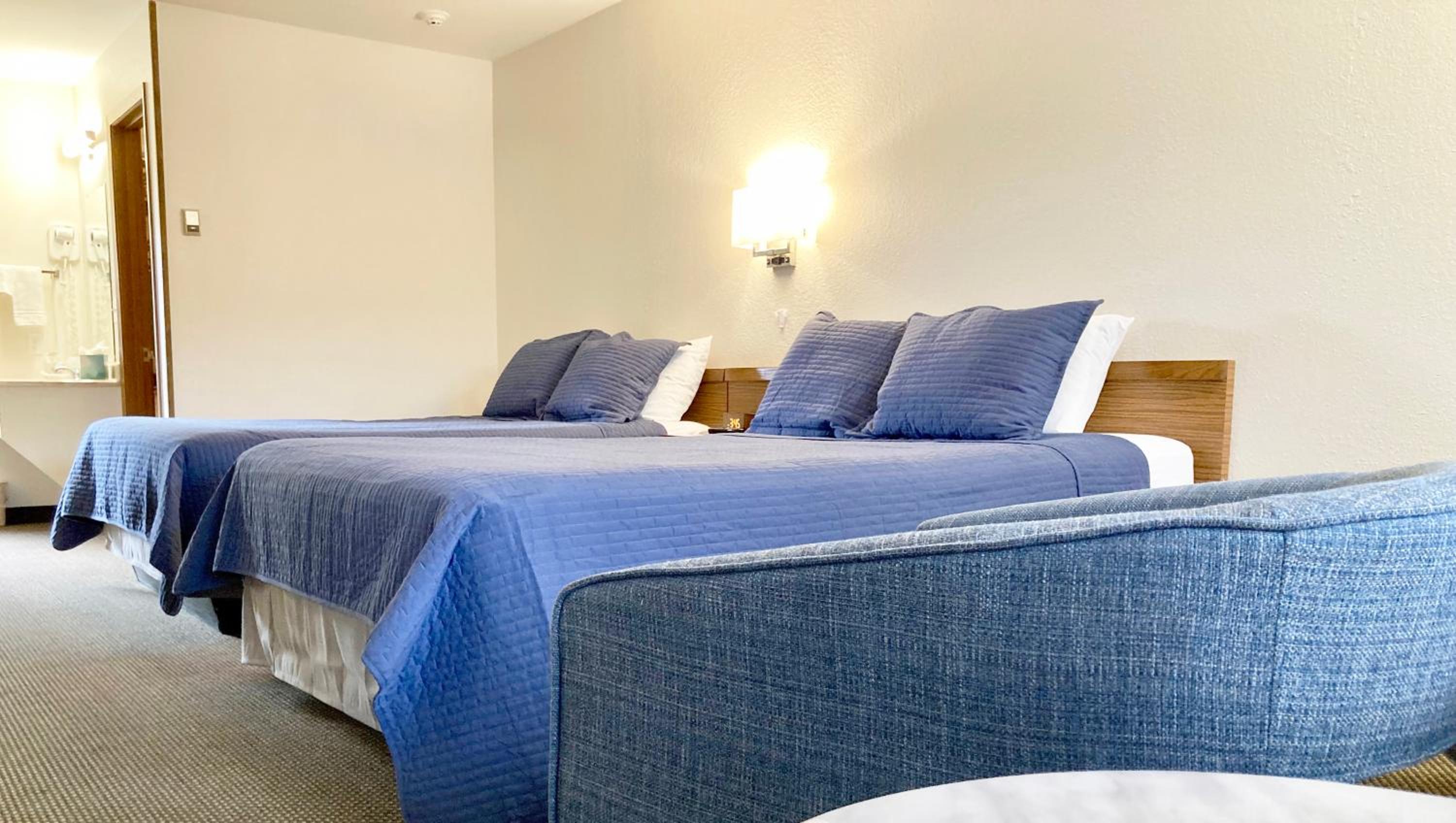Queen Room with Two Queen Beds - Photo 1