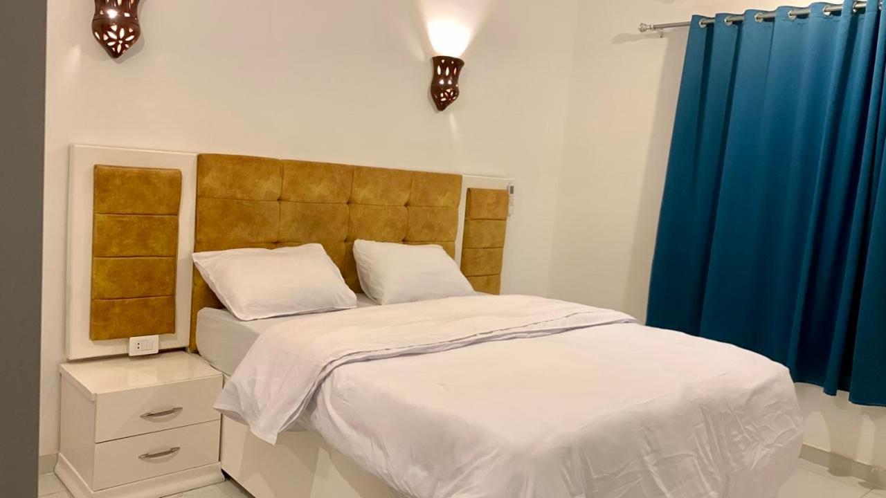 Double Room with Balcony - Photo 6