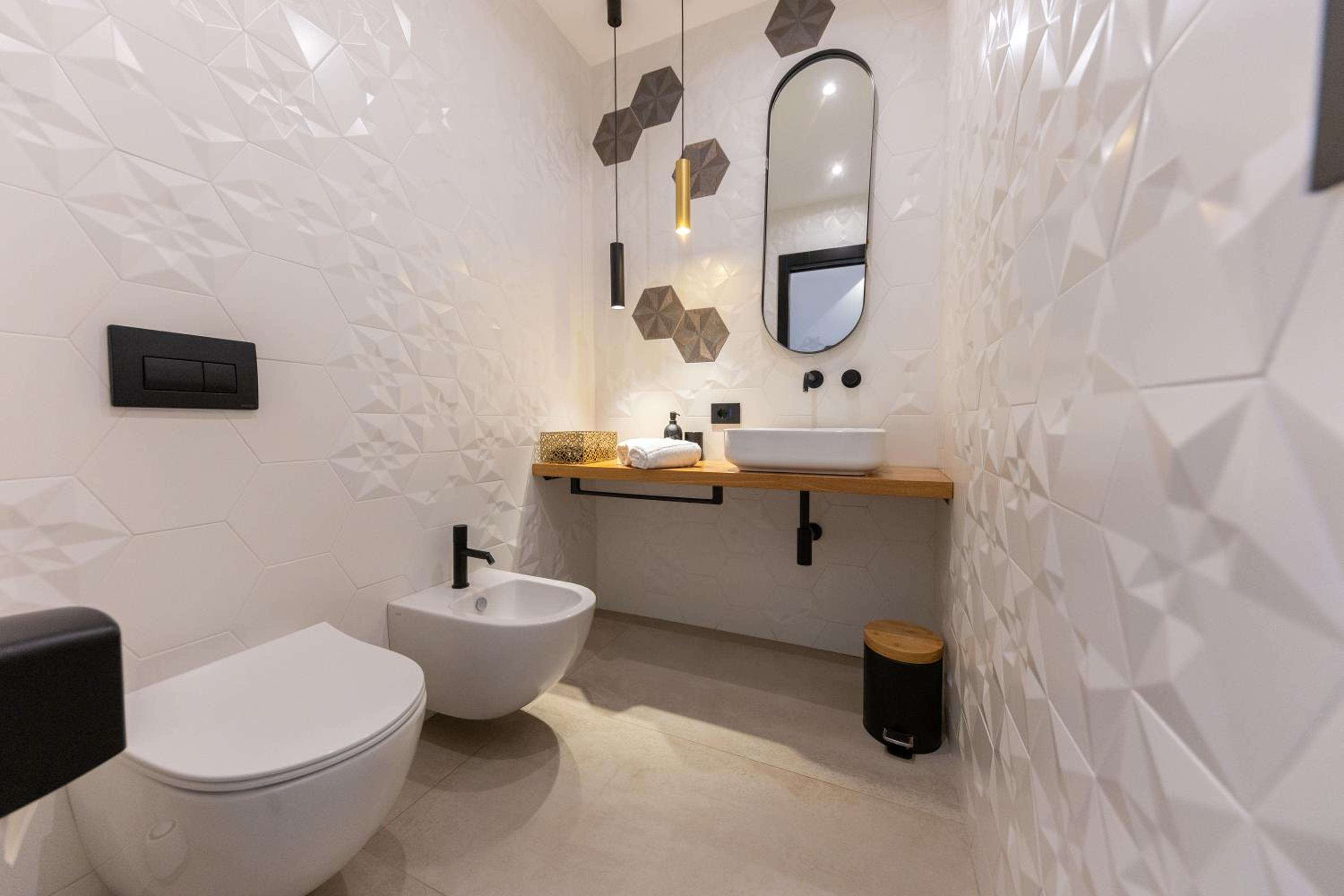 Deluxe Suite with Spa Bath photo 2