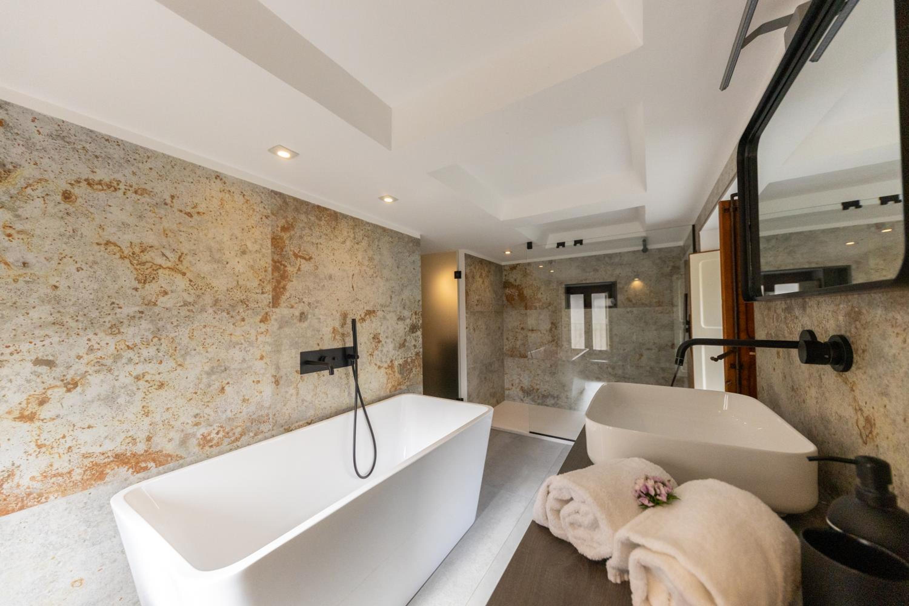 Suite Queen with bathtub, photo 7