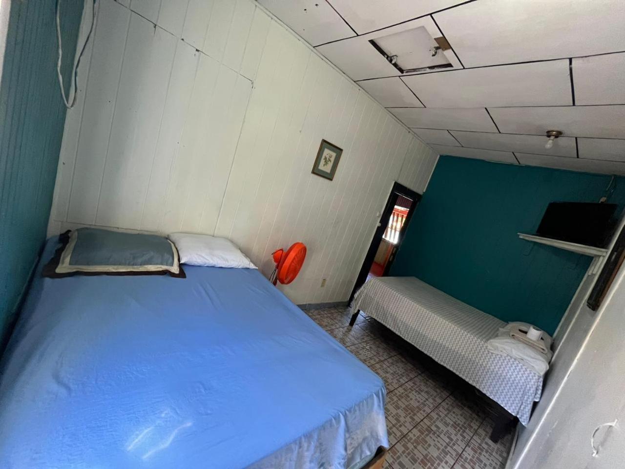 Twin Room With Private Bathroom photo 2