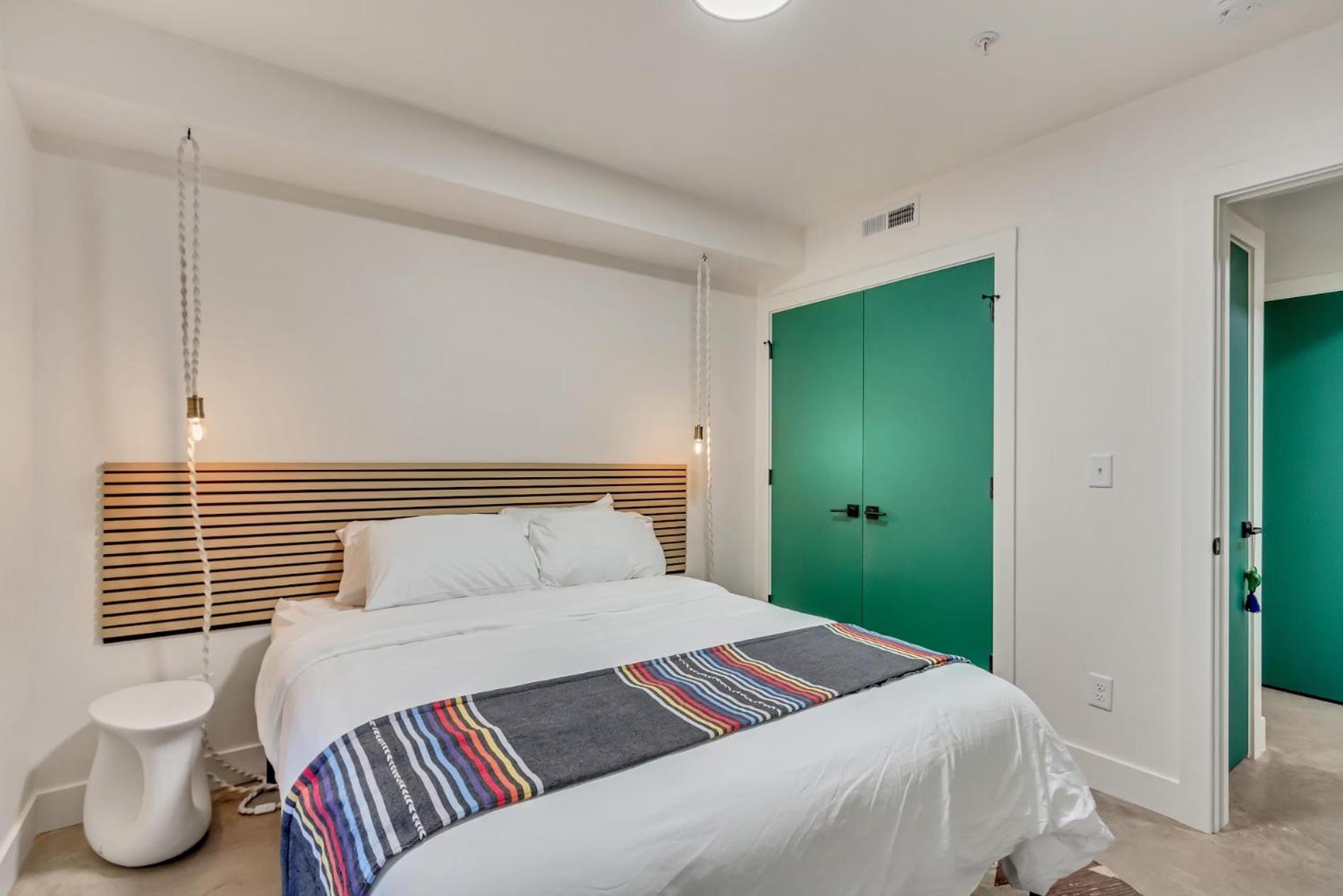 One-Bedroom Apartment photo 3