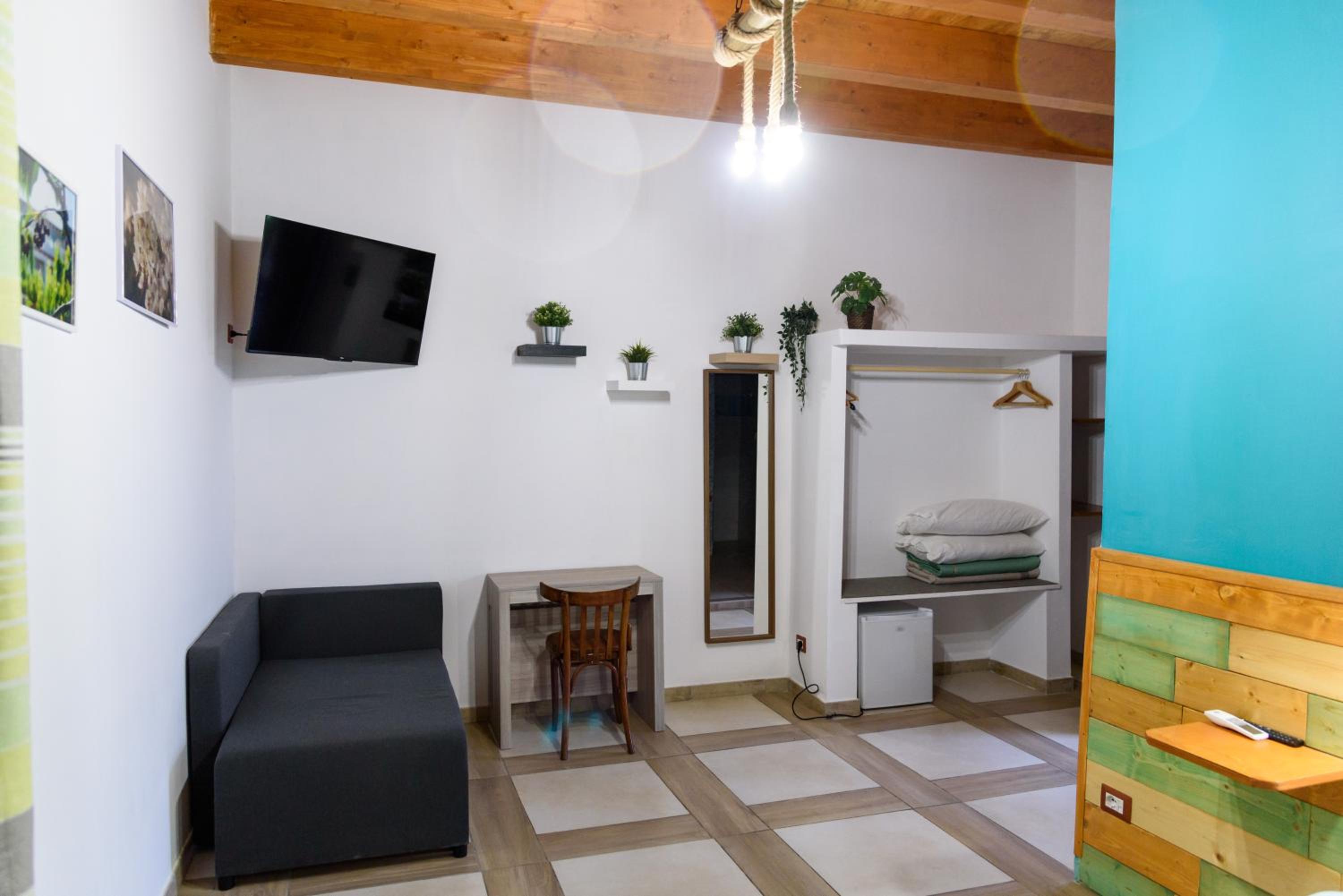 Double Room with Private Bathroom photo 3