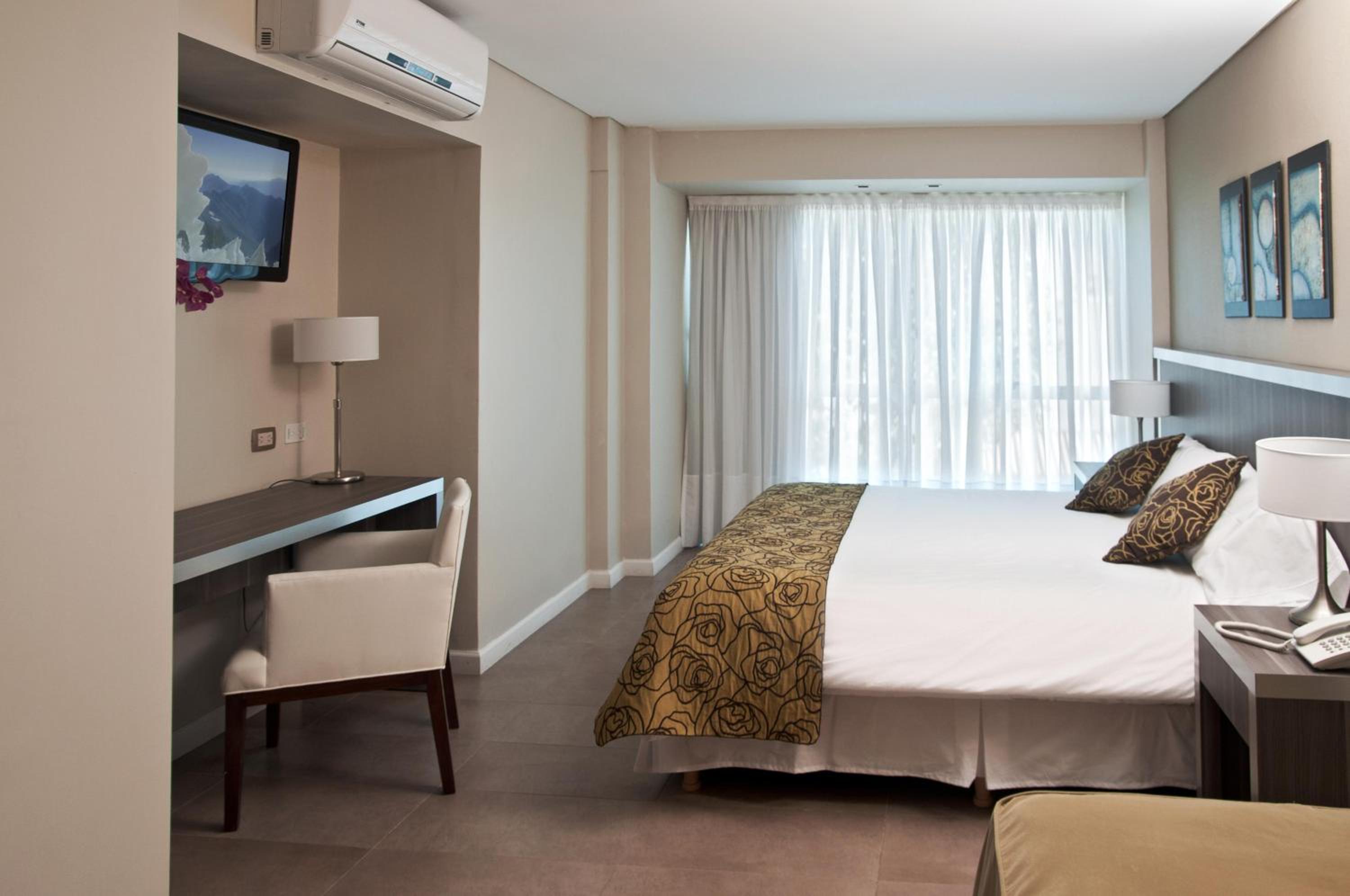 Deluxe Double or Twin Room photo 2