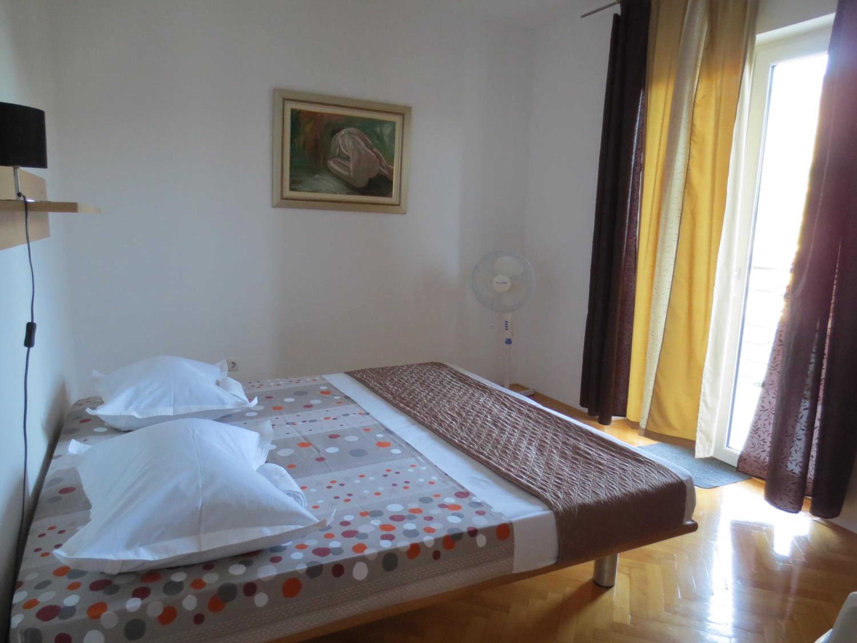 Apartment with Balcony photo 3