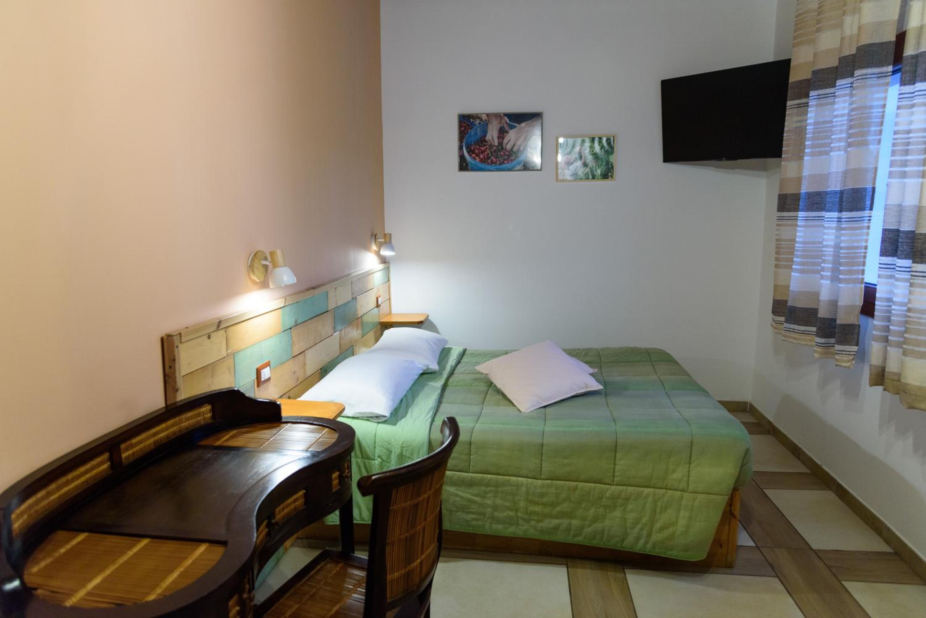 Double Room with Private Bathroom photo 2